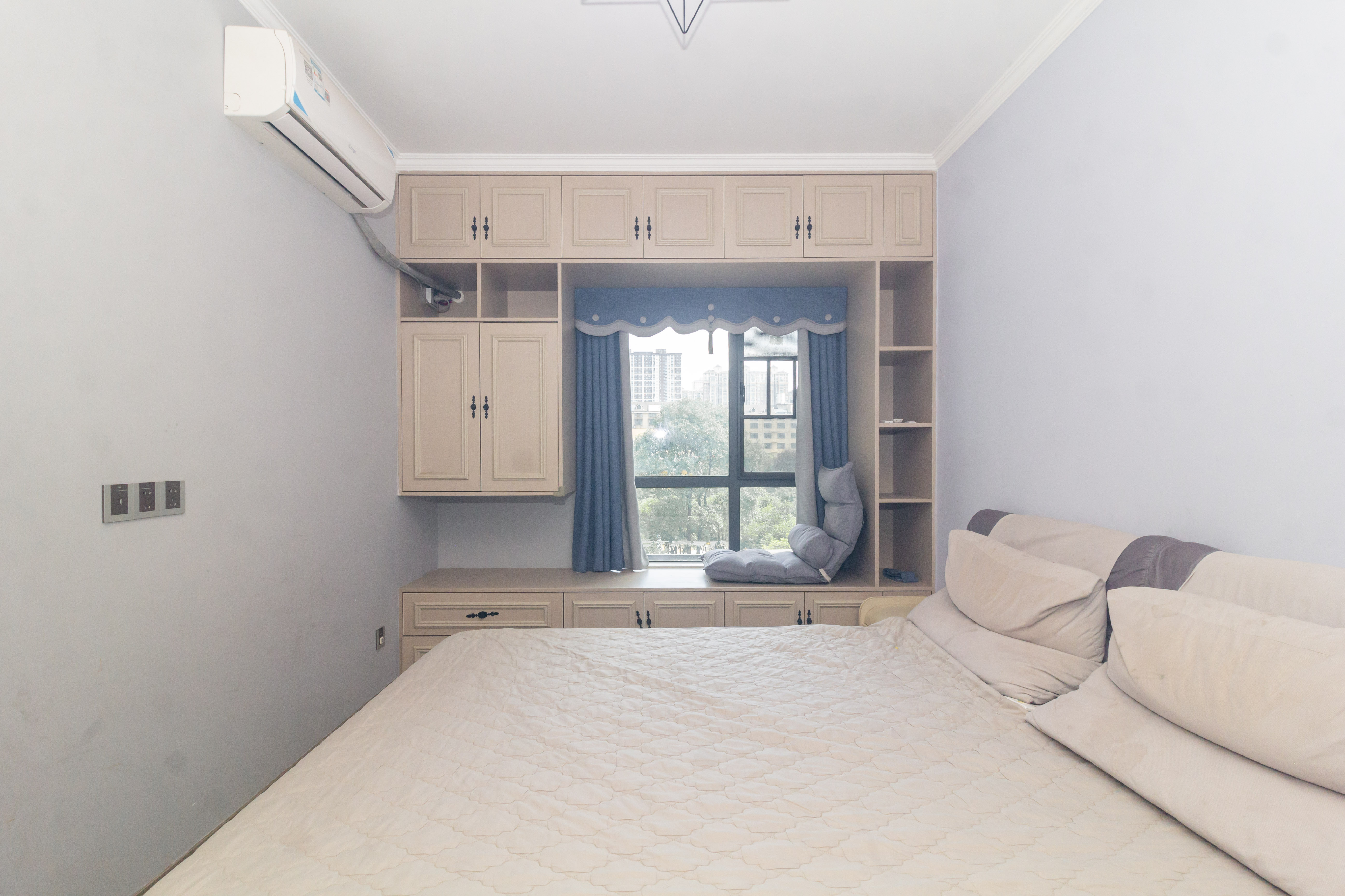 中国铁建国际城二期 4室2厅2卫 85.8万 中国铁建国际城二期 4室2厅2卫 85.8万卧室