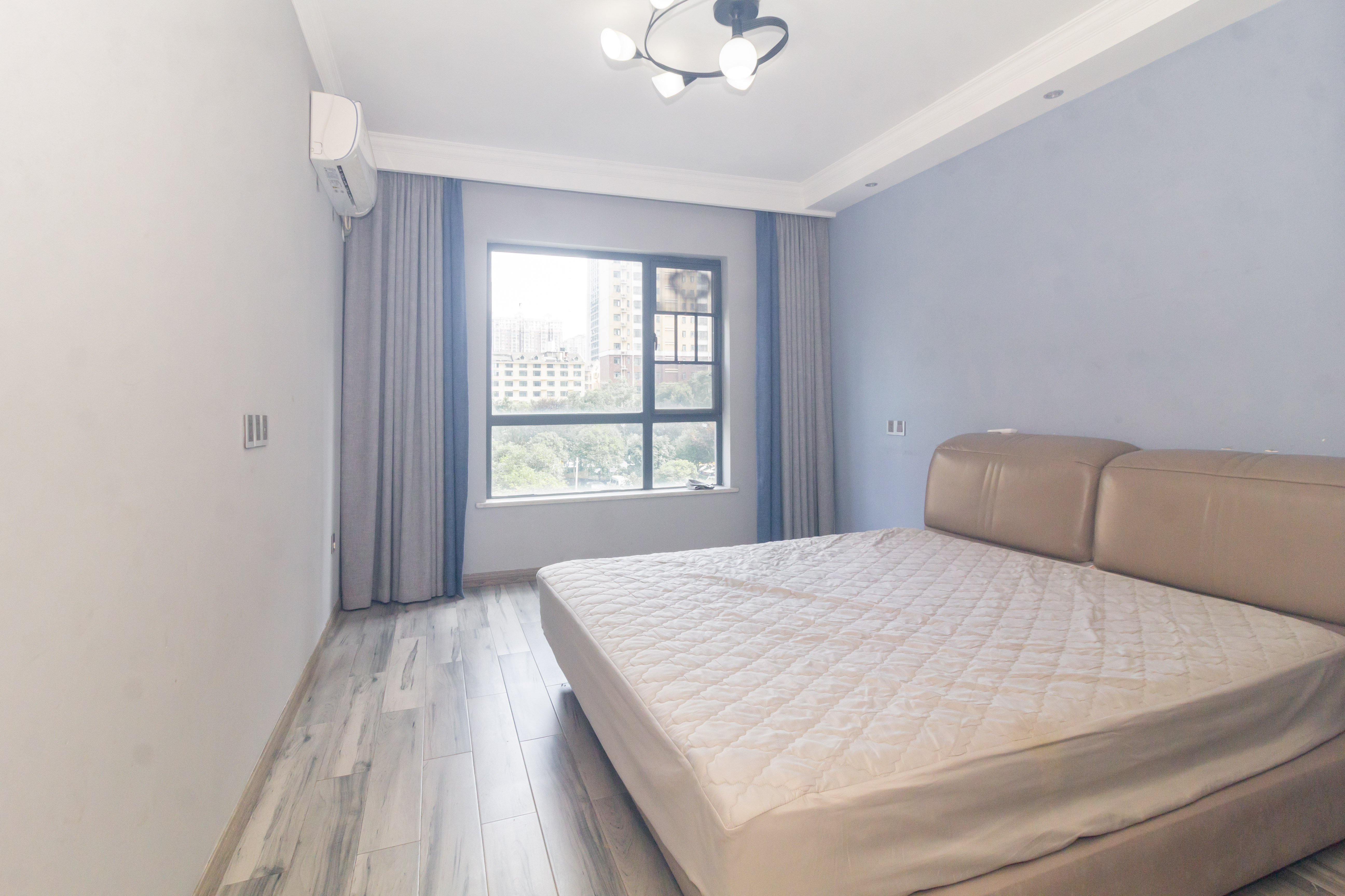 中国铁建国际城二期 4室2厅2卫 85.8万 中国铁建国际城二期 4室2厅2卫 85.8万卧室