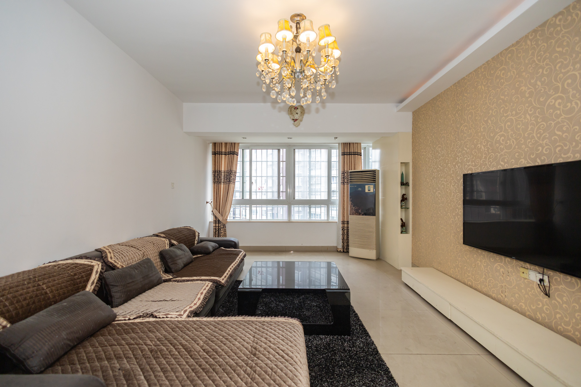 楚天馨苑 3室2厅1卫 80.0万 楚天馨苑 3室2厅1卫 80.0万客厅