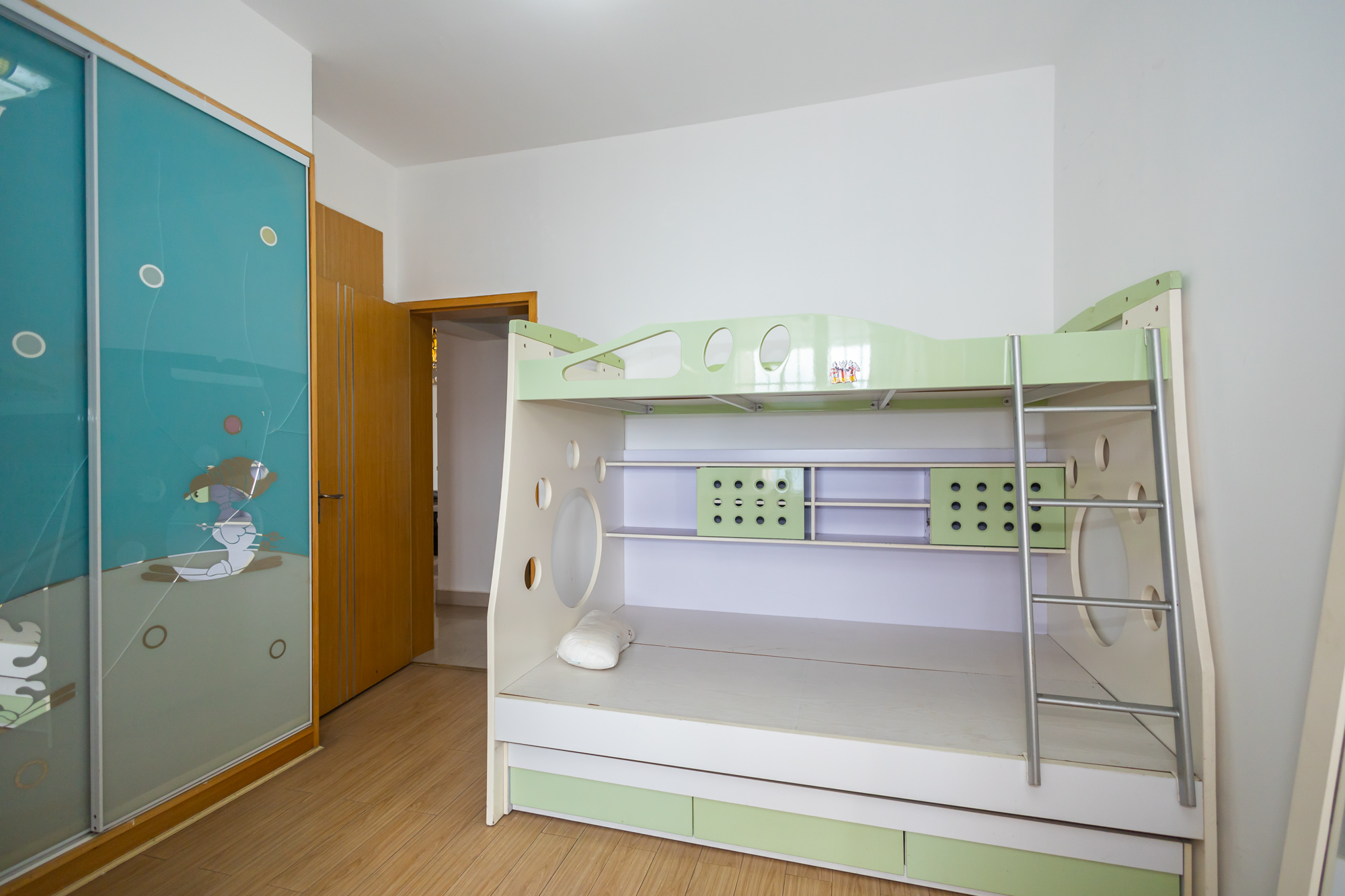 楚天馨苑 3室2厅1卫 80.0万 楚天馨苑 3室2厅1卫 80.0万卧室