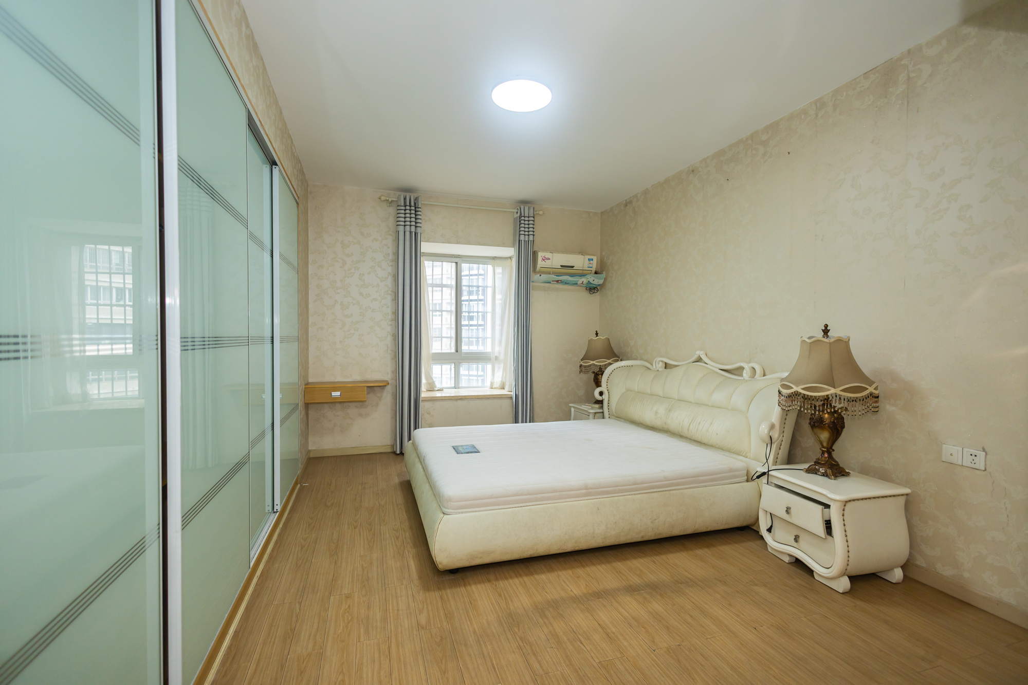 楚天馨苑 3室2厅1卫 80.0万 楚天馨苑 3室2厅1卫 80.0万卧室