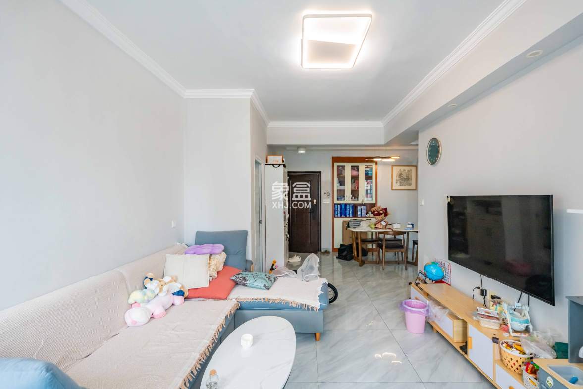 凯乐国际城 2室1厅1卫 100.0万 凯乐国际城 2室1厅1卫 100.0万客厅