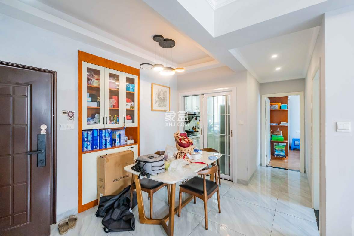 凯乐国际城 2室1厅1卫 100.0万 凯乐国际城 2室1厅1卫 100.0万客厅