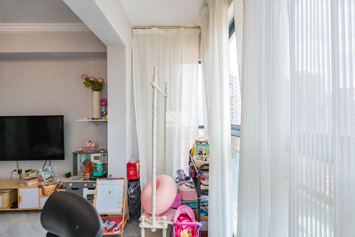 凯乐国际城 2室1厅1卫 100.0万 凯乐国际城 2室1厅1卫 100.0万阳台