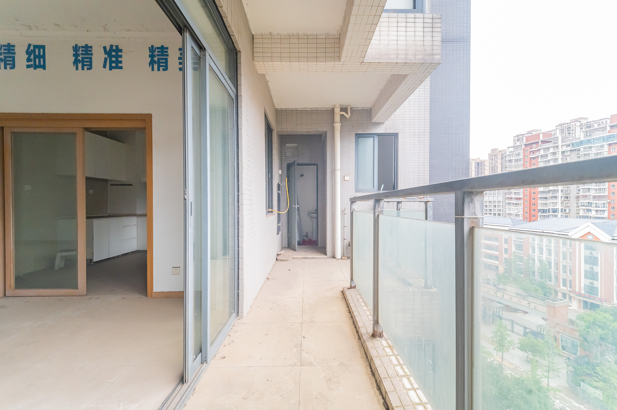 恒基凯旋门一二期  5室2厅3卫   235.00万其他