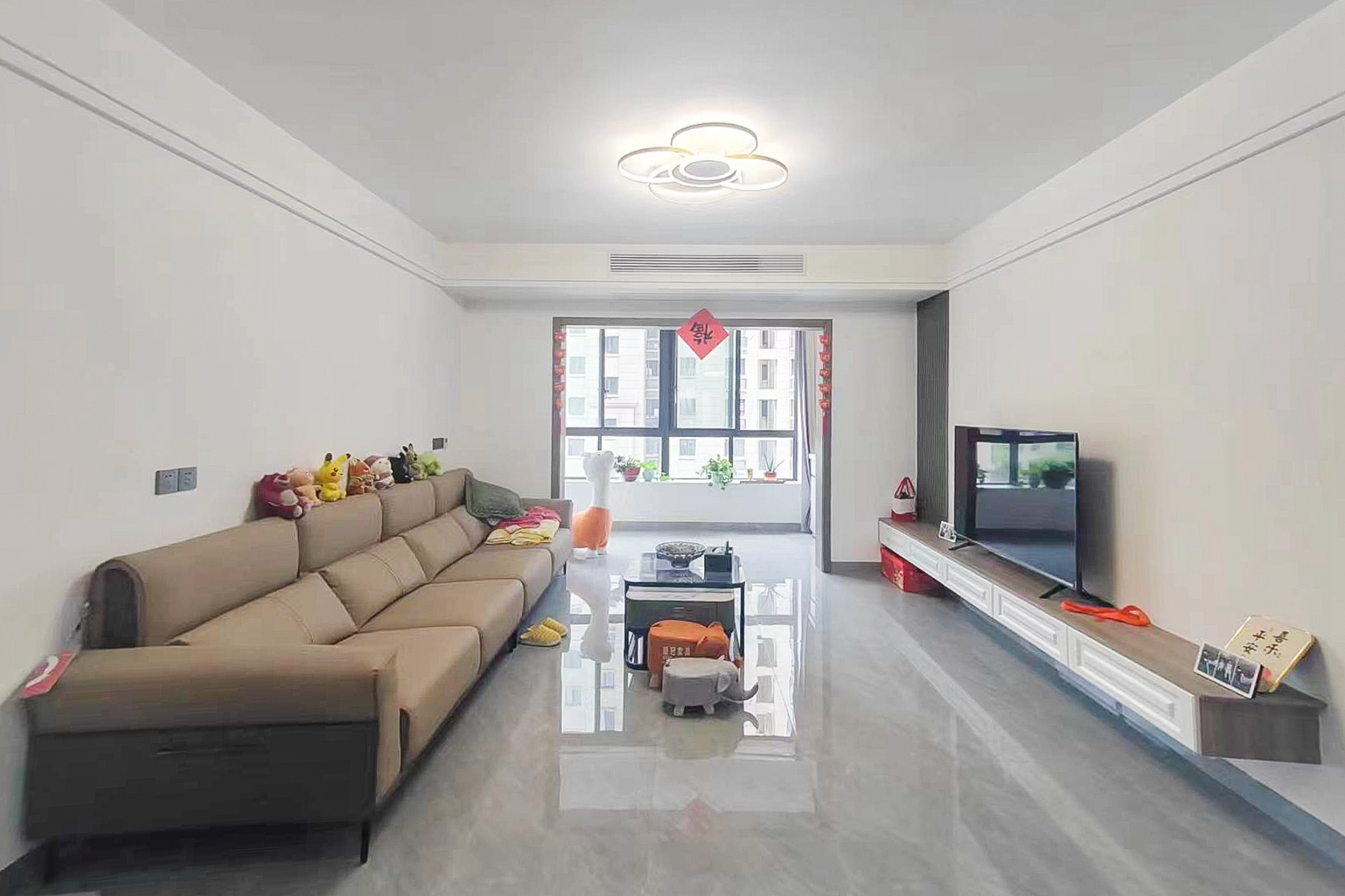 中梁星都荟  4室2厅2卫    96.0万 中梁星都荟  4室2厅2卫    96.0万客厅