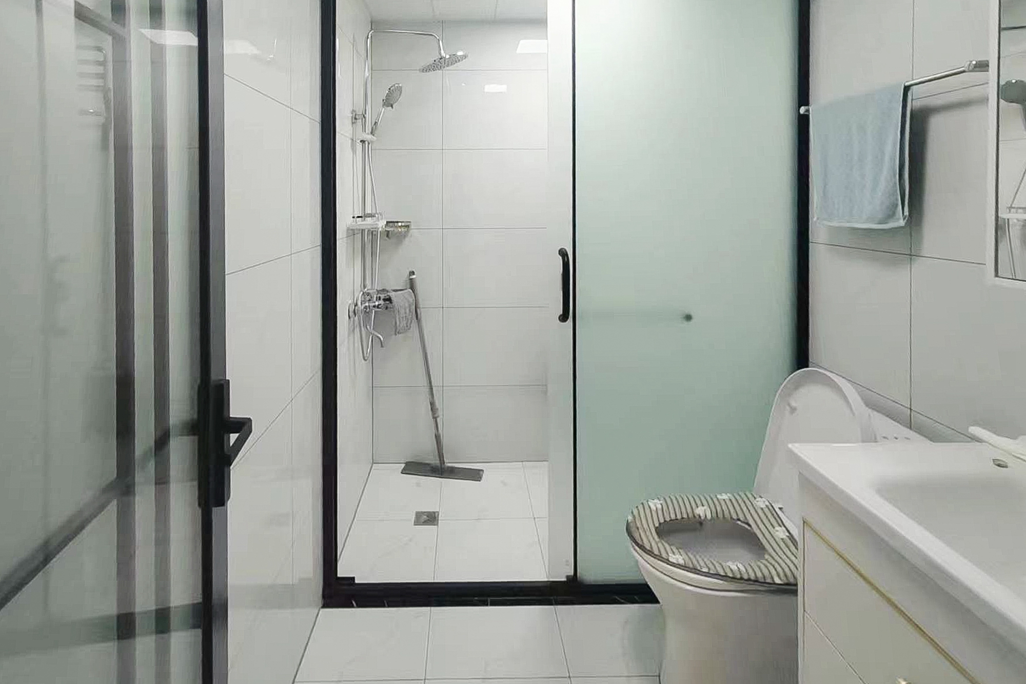 中梁星都荟  4室2厅2卫    96.0万 中梁星都荟  4室2厅2卫    96.0万卫生间