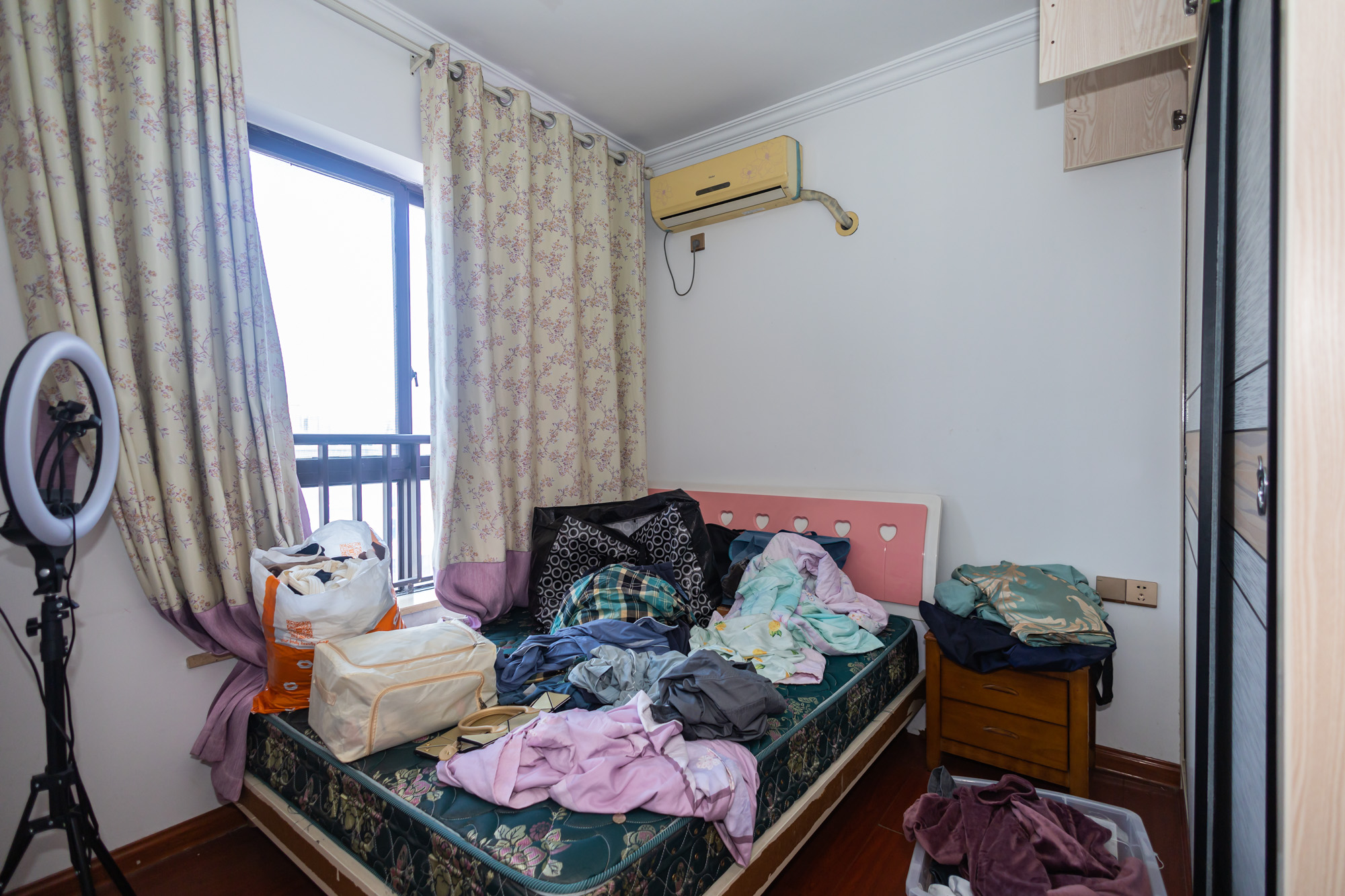 金科时代中心 2室1厅1卫 49.8万 金科时代中心 2室1厅1卫 49.8万卧室