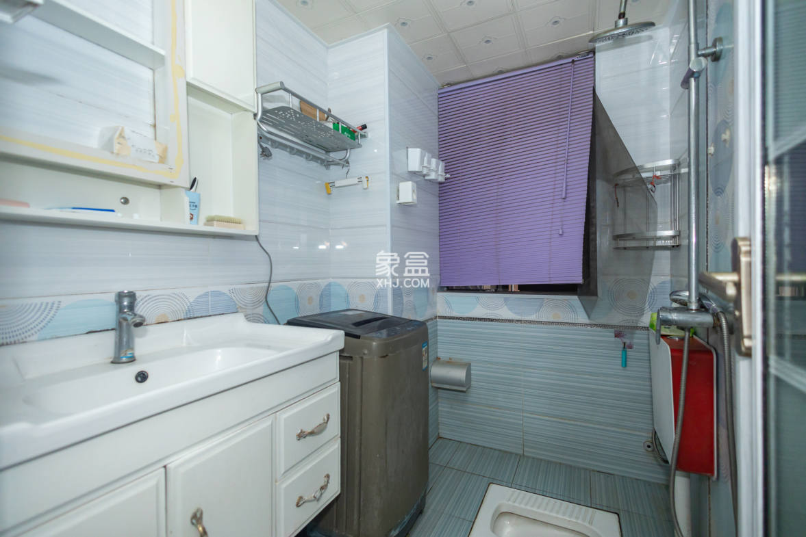 新长海广场  4室2厅2卫    63.8万 新长海广场  4室2厅2卫    63.8万卫生间