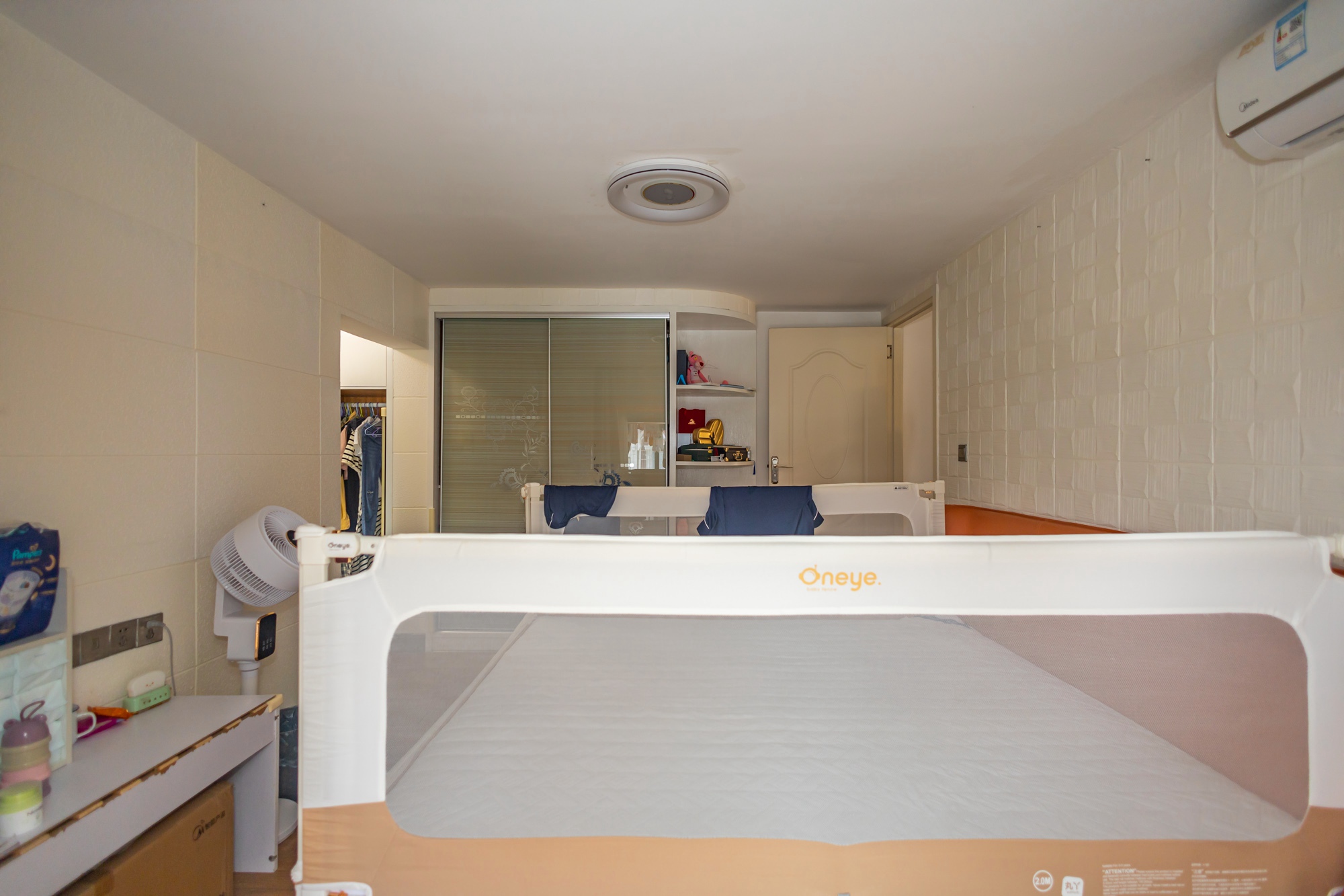 蝴蝶谷 1室1厅1卫 52.6万 蝴蝶谷 1室1厅1卫 52.6万卧室