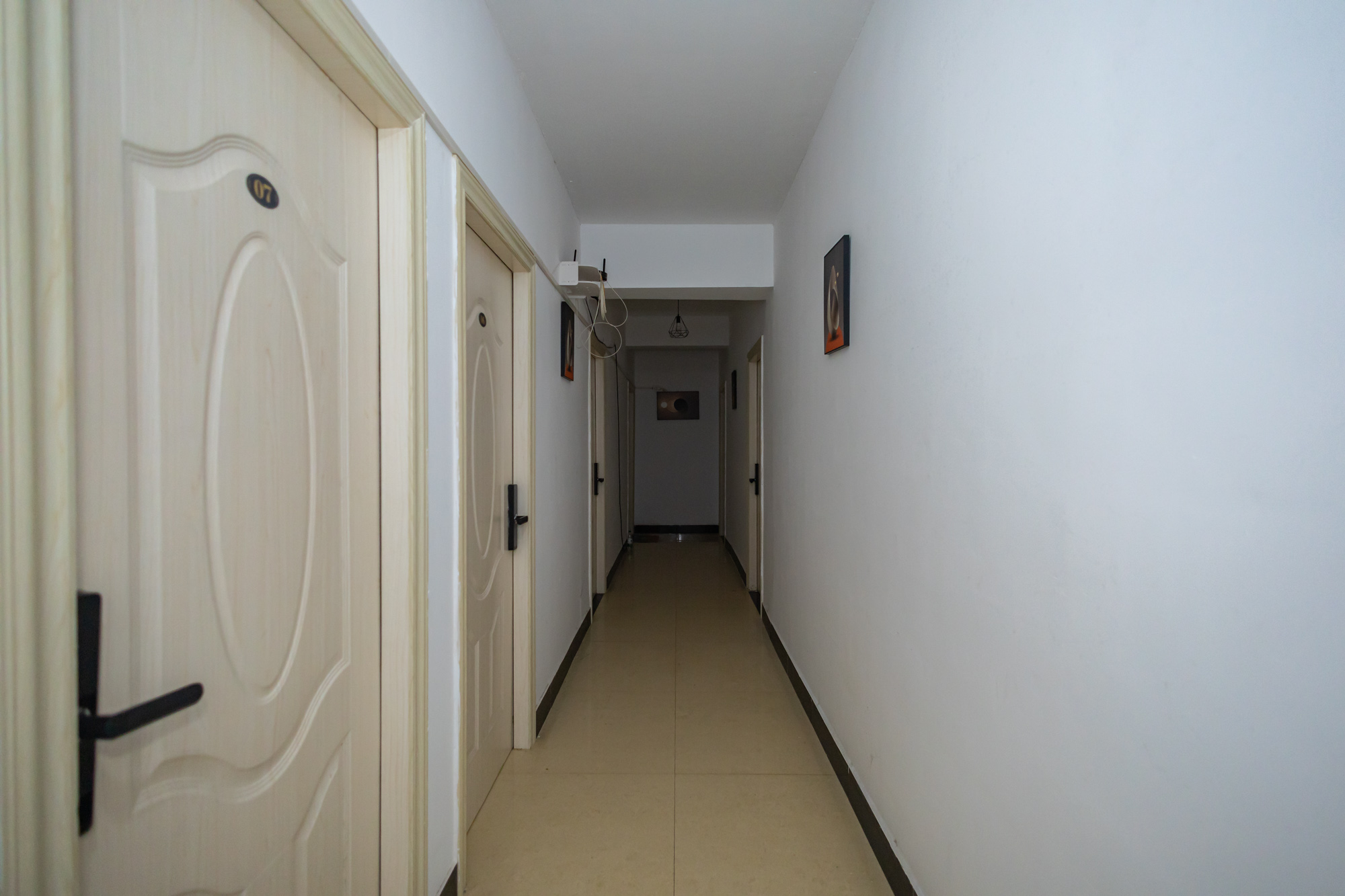 开源鑫苑 4室2厅2卫 90.00万 开源鑫苑 4室2厅2卫 90.00万客厅