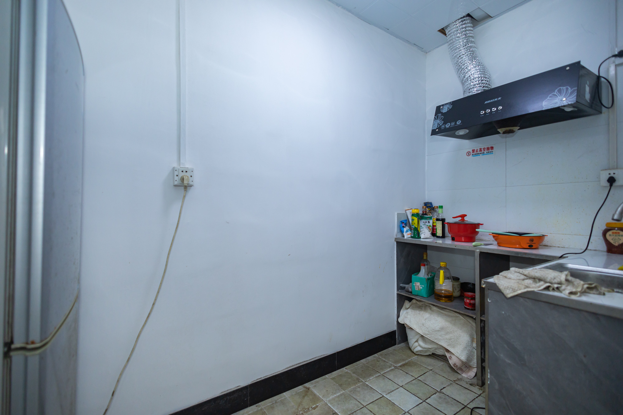 开源鑫苑 4室2厅2卫 90.00万 开源鑫苑 4室2厅2卫 90.00万厨房