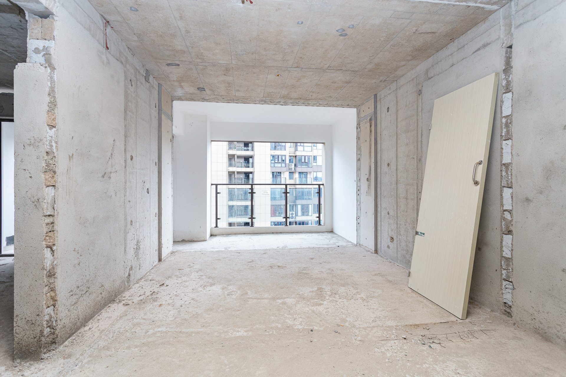 润和湘江天地C区 3室2厅2卫 135.0万 润和湘江天地C区 3室2厅2卫 135.0万客厅