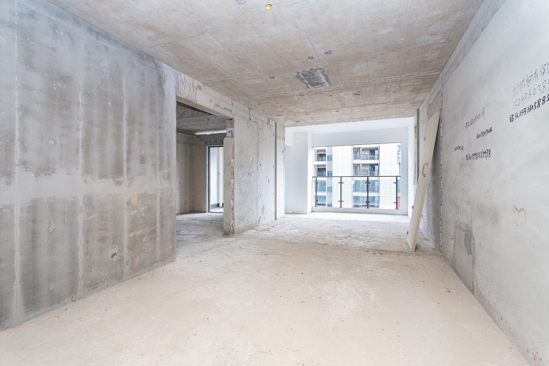 润和湘江天地C区 3室2厅2卫 135.0万 润和湘江天地C区 3室2厅2卫 135.0万客厅