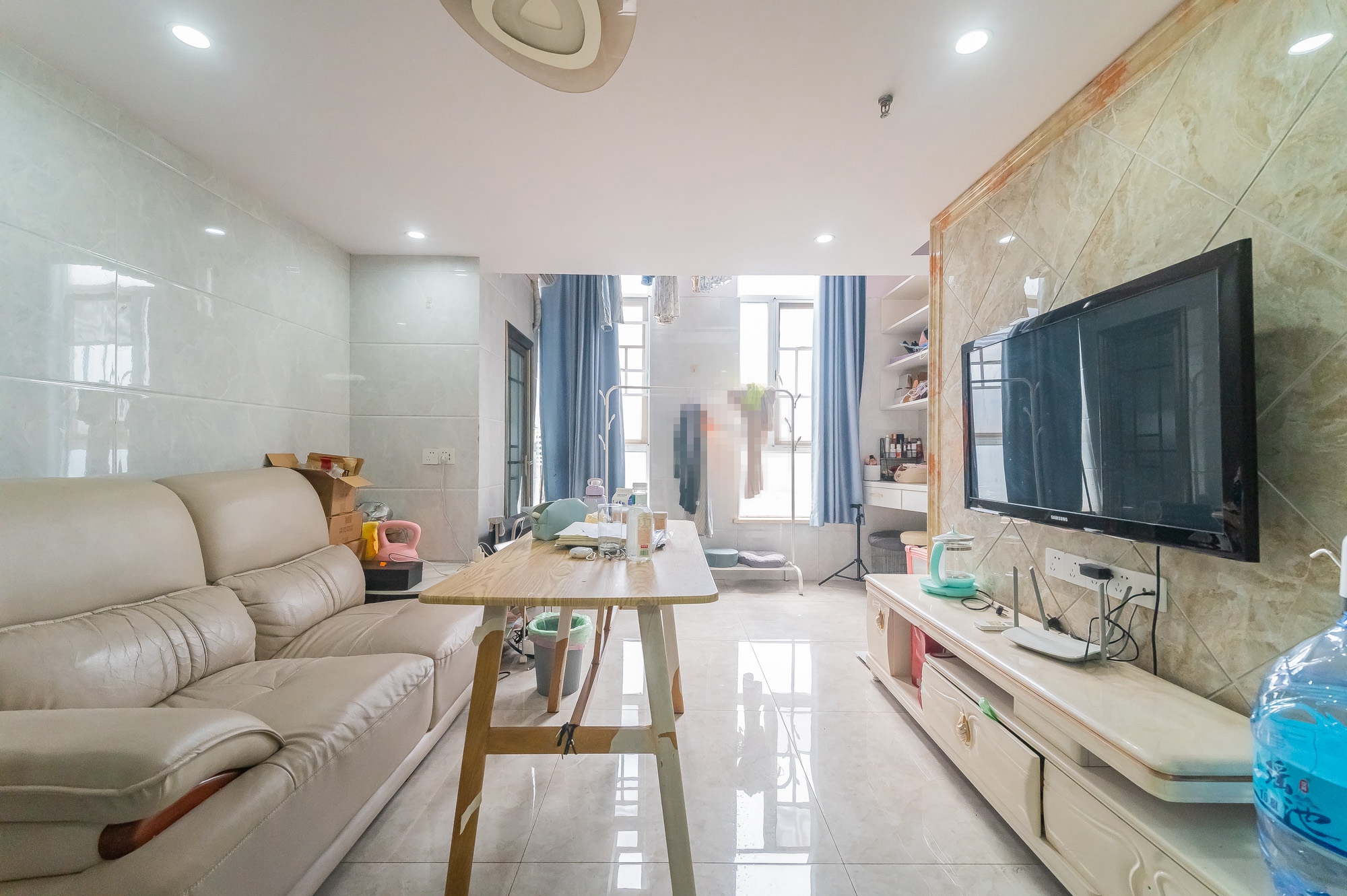 MOMA当代广场  1室1厅1卫    23.5万 MOMA当代广场  1室1厅1卫    23.5万客厅