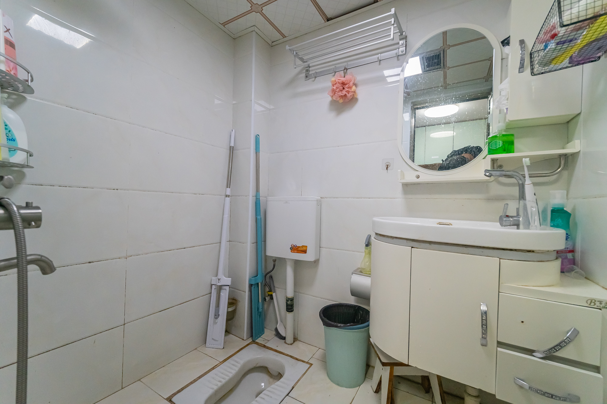 MOMA当代广场  1室1厅1卫    23.5万 MOMA当代广场  1室1厅1卫    23.5万卫生间