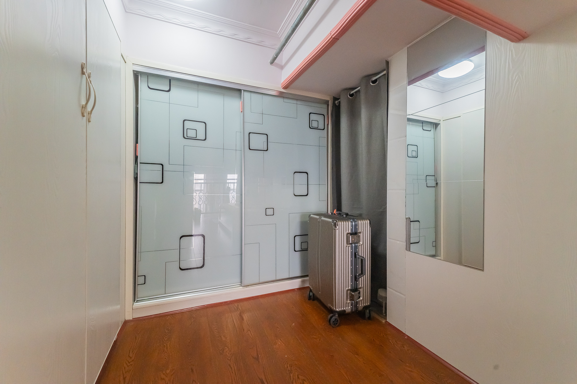 MOMA当代广场  1室1厅1卫    23.5万 MOMA当代广场  1室1厅1卫    23.5万卧室