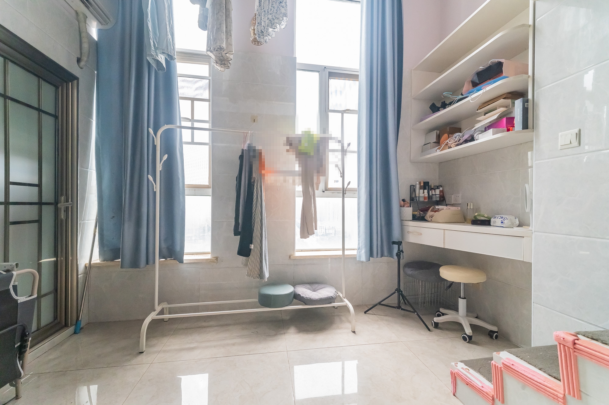 MOMA当代广场  1室1厅1卫    23.5万 MOMA当代广场  1室1厅1卫    23.5万阳台