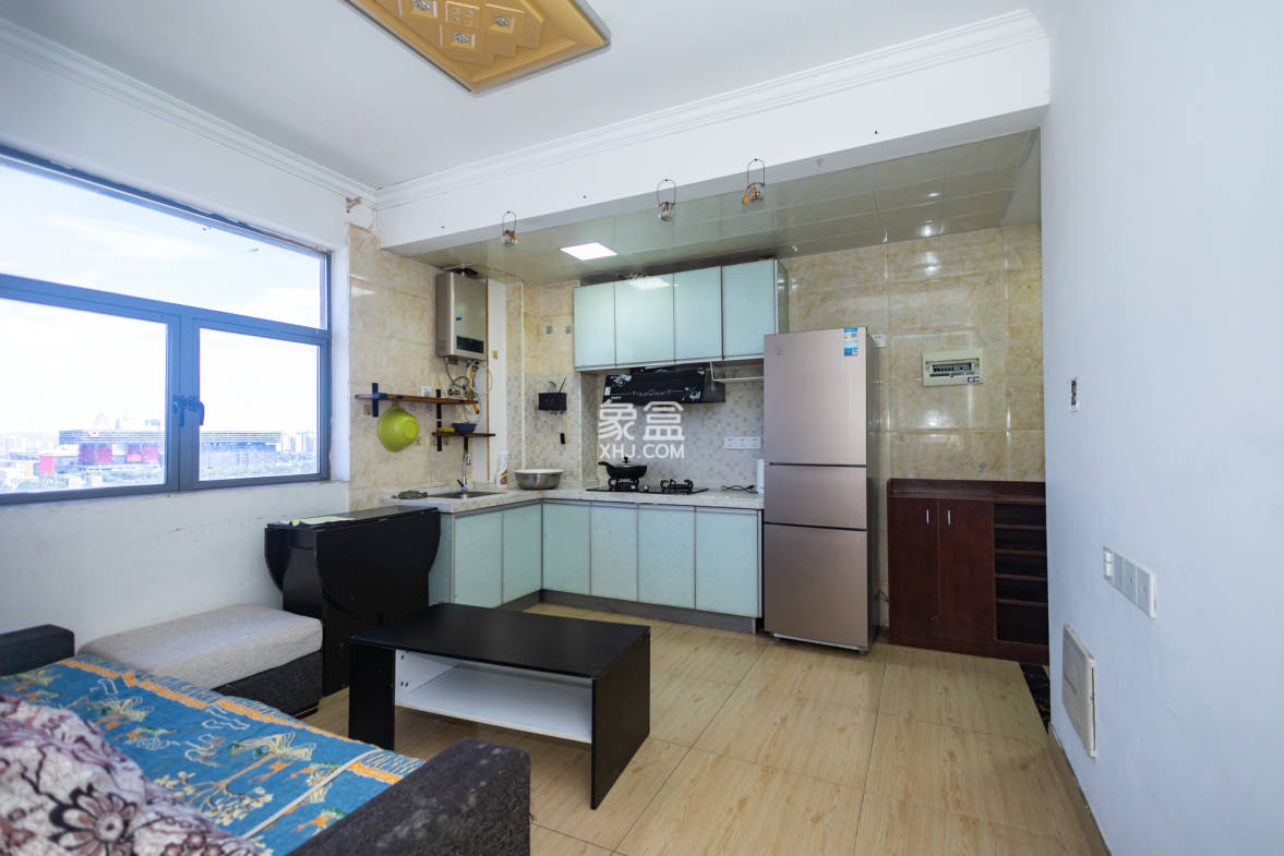 长永佳苑 1室1厅1卫 28.6万 长永佳苑 1室1厅1卫 28.6万客厅