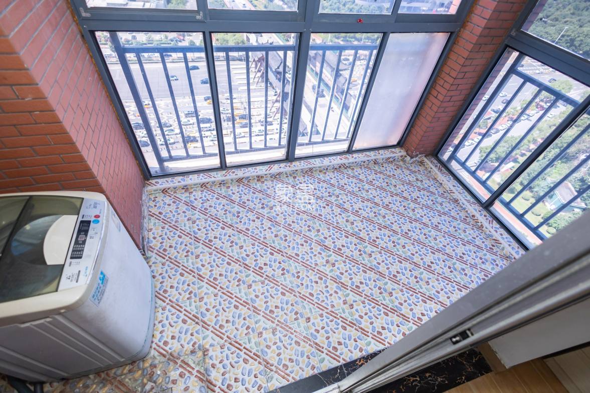 长永佳苑 1室1厅1卫 28.6万 长永佳苑 1室1厅1卫 28.6万阳台