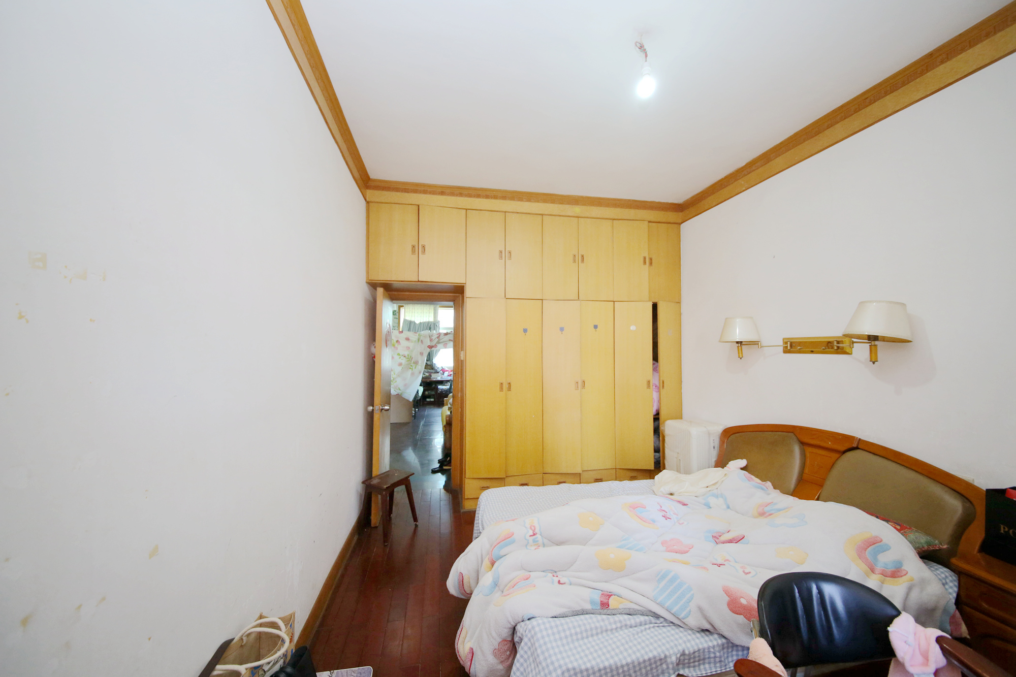 燕山街社区  2室2厅1卫   46.80万卧室