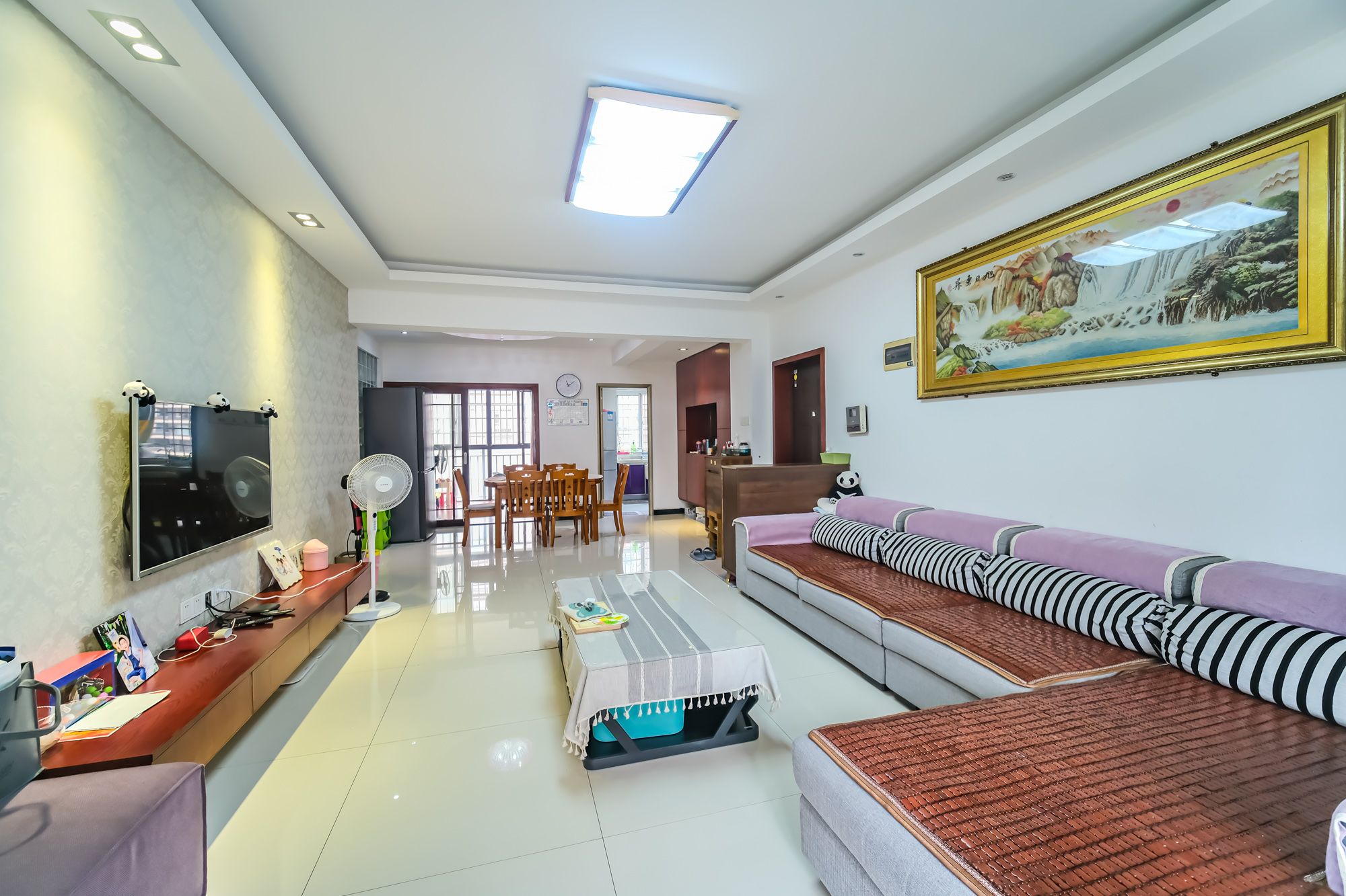 山水湾 4室2厅2卫 95.0万 山水湾 4室2厅2卫 95.0万客厅