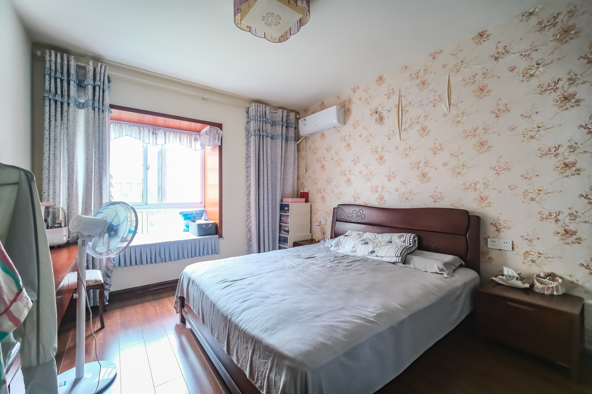 山水湾 4室2厅2卫 95.0万 山水湾 4室2厅2卫 95.0万卧室