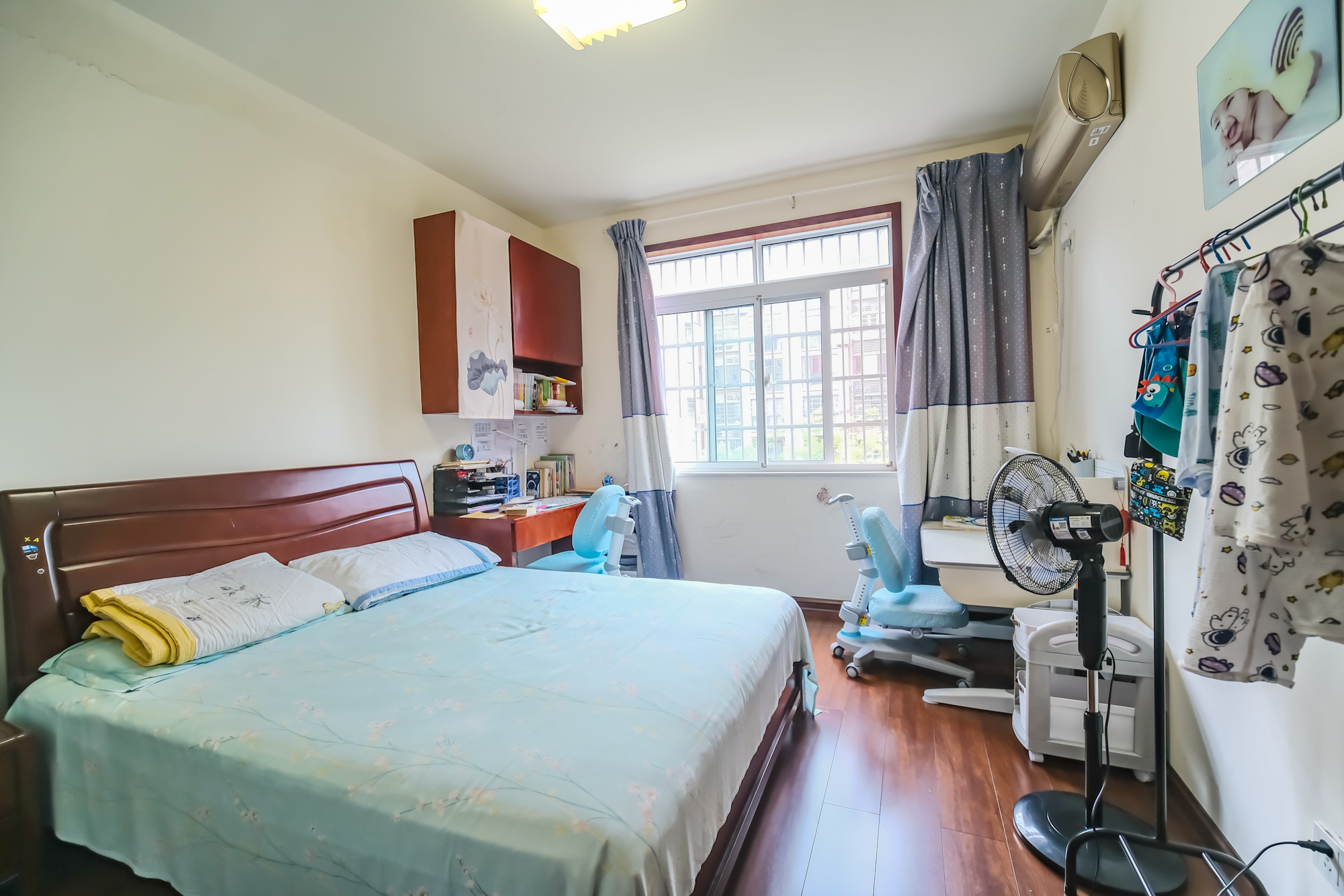 山水湾 4室2厅2卫 95.0万 山水湾 4室2厅2卫 95.0万卧室