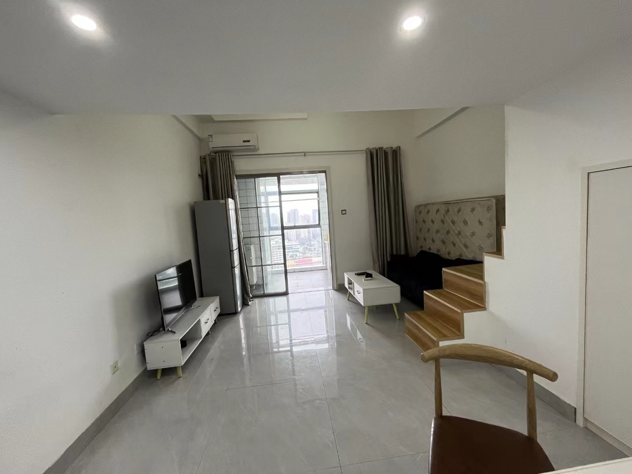 流金岁月-华晨国际 1室1厅1卫 23.8万 流金岁月-华晨国际 1室1厅1卫 23.8万室内图