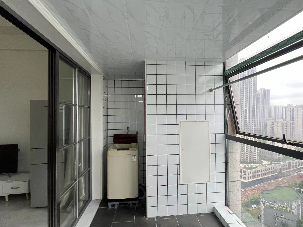 流金岁月-华晨国际 1室1厅1卫 23.8万 流金岁月-华晨国际 1室1厅1卫 23.8万室内图