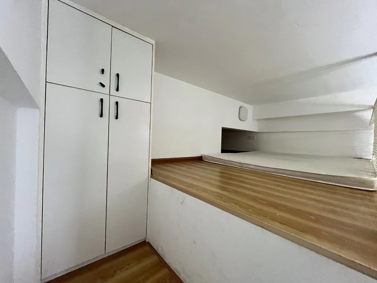 流金岁月-华晨国际 1室1厅1卫 23.8万 流金岁月-华晨国际 1室1厅1卫 23.8万室内图