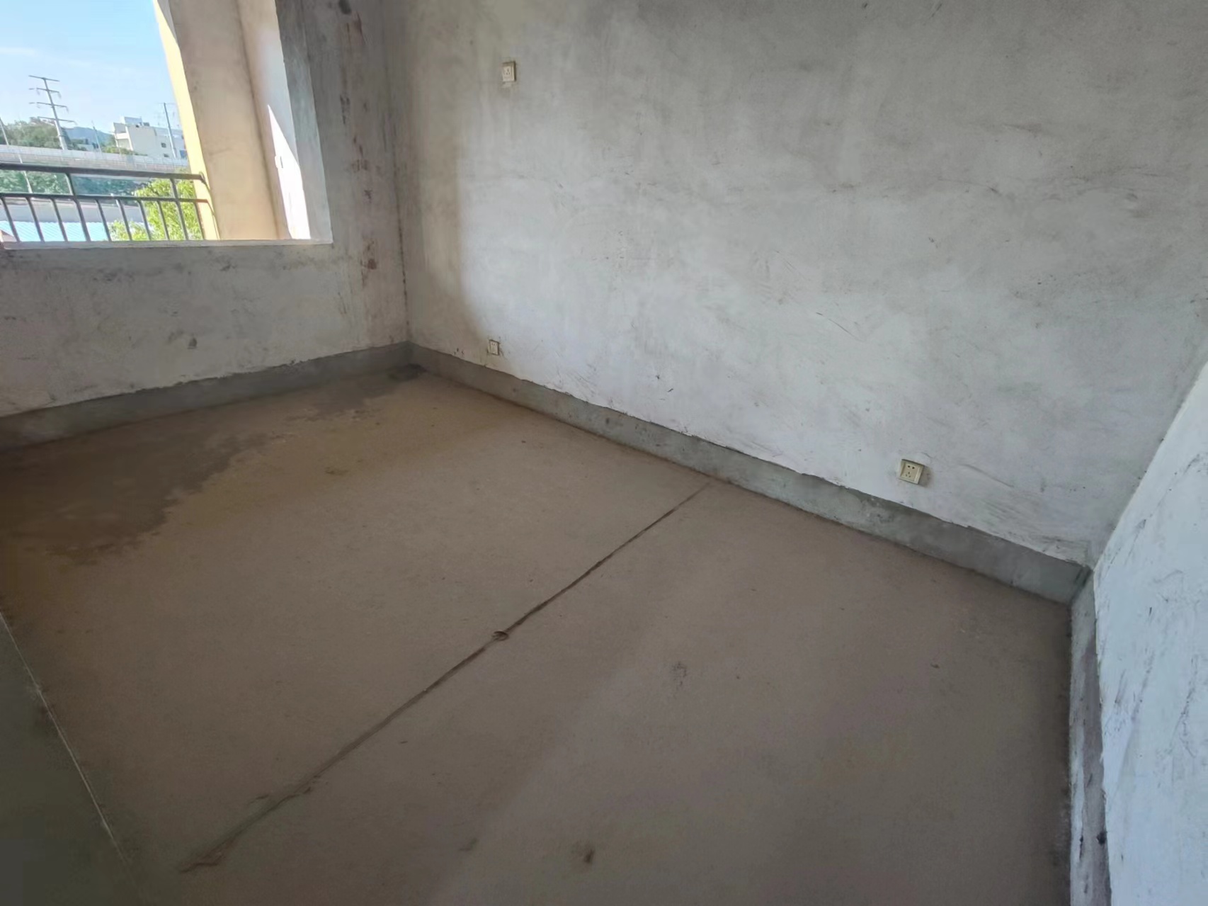 阳光爱琴海  3室2厅1卫    32.8万 阳光爱琴海  3室2厅1卫    32.8万室内图