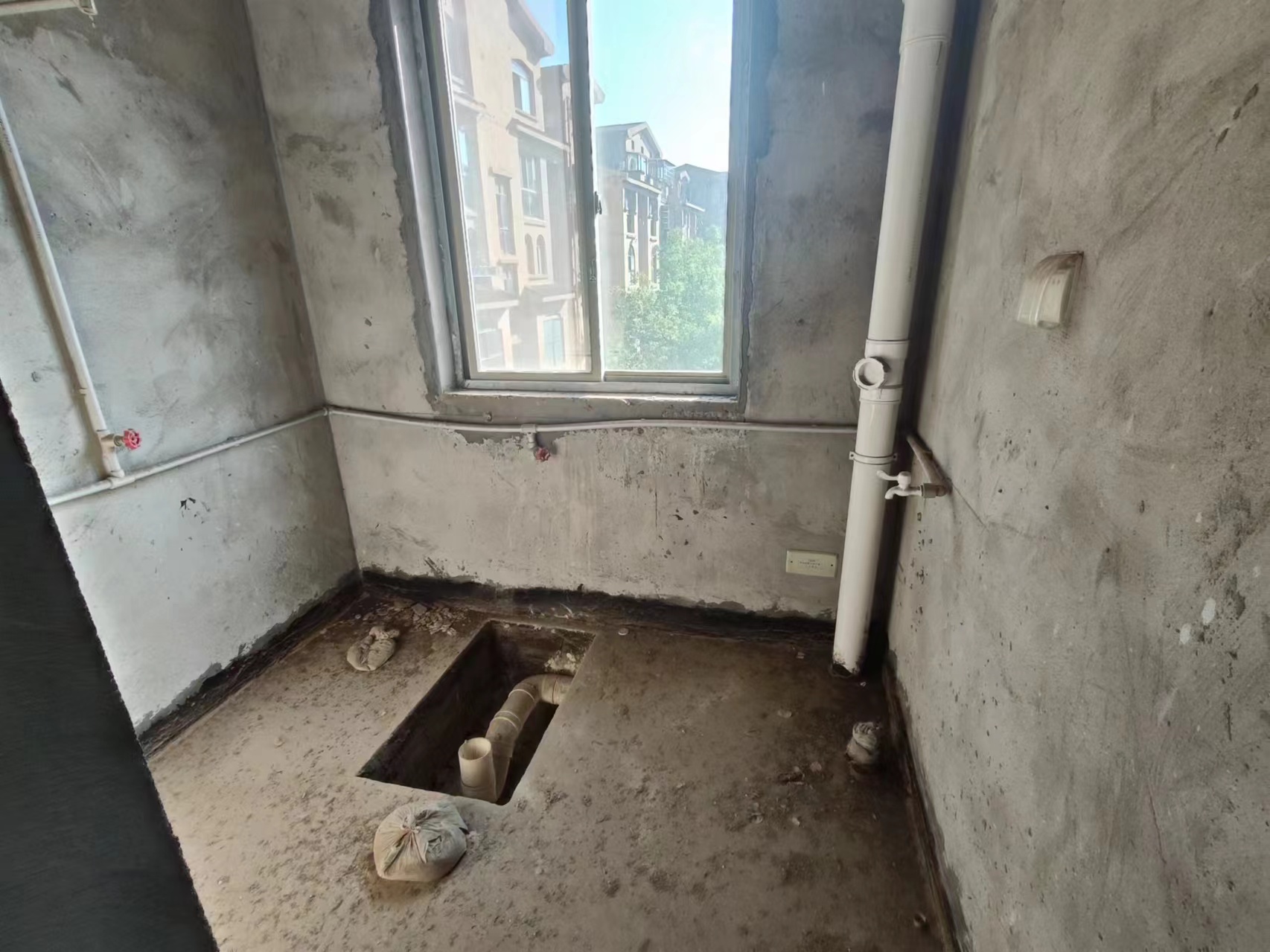 阳光爱琴海  3室2厅1卫    32.8万 阳光爱琴海  3室2厅1卫    32.8万室内图