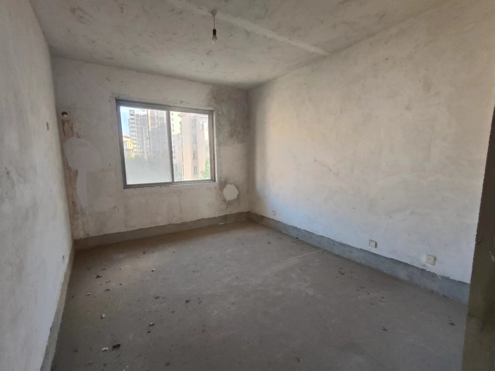 阳光爱琴海  3室2厅1卫    32.8万 阳光爱琴海  3室2厅1卫    32.8万室内图