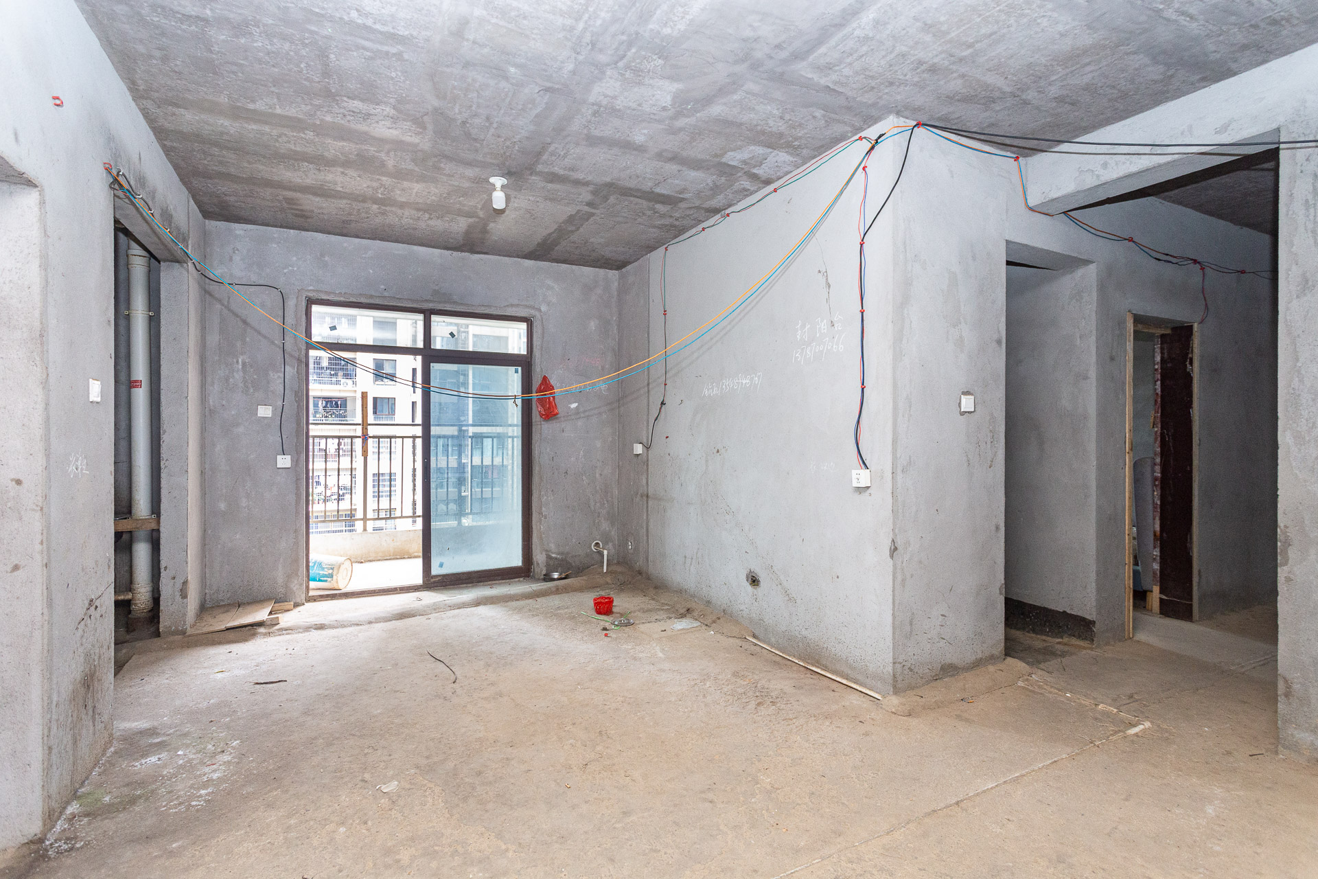 星月绿洲 4室2厅2卫 125.0万 星月绿洲 4室2厅2卫 125.0万客厅