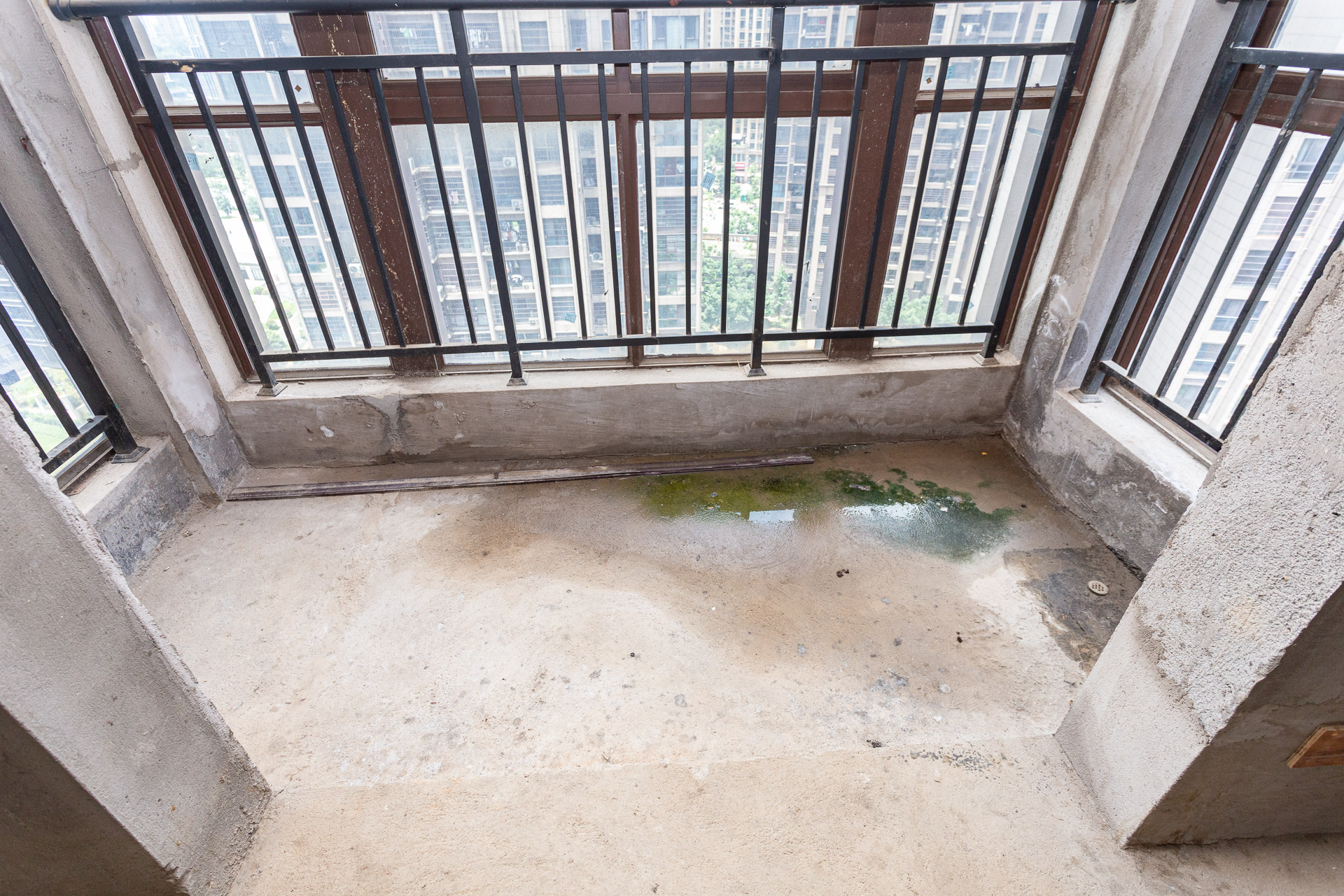 星月绿洲 4室2厅2卫 125.0万 星月绿洲 4室2厅2卫 125.0万阳台