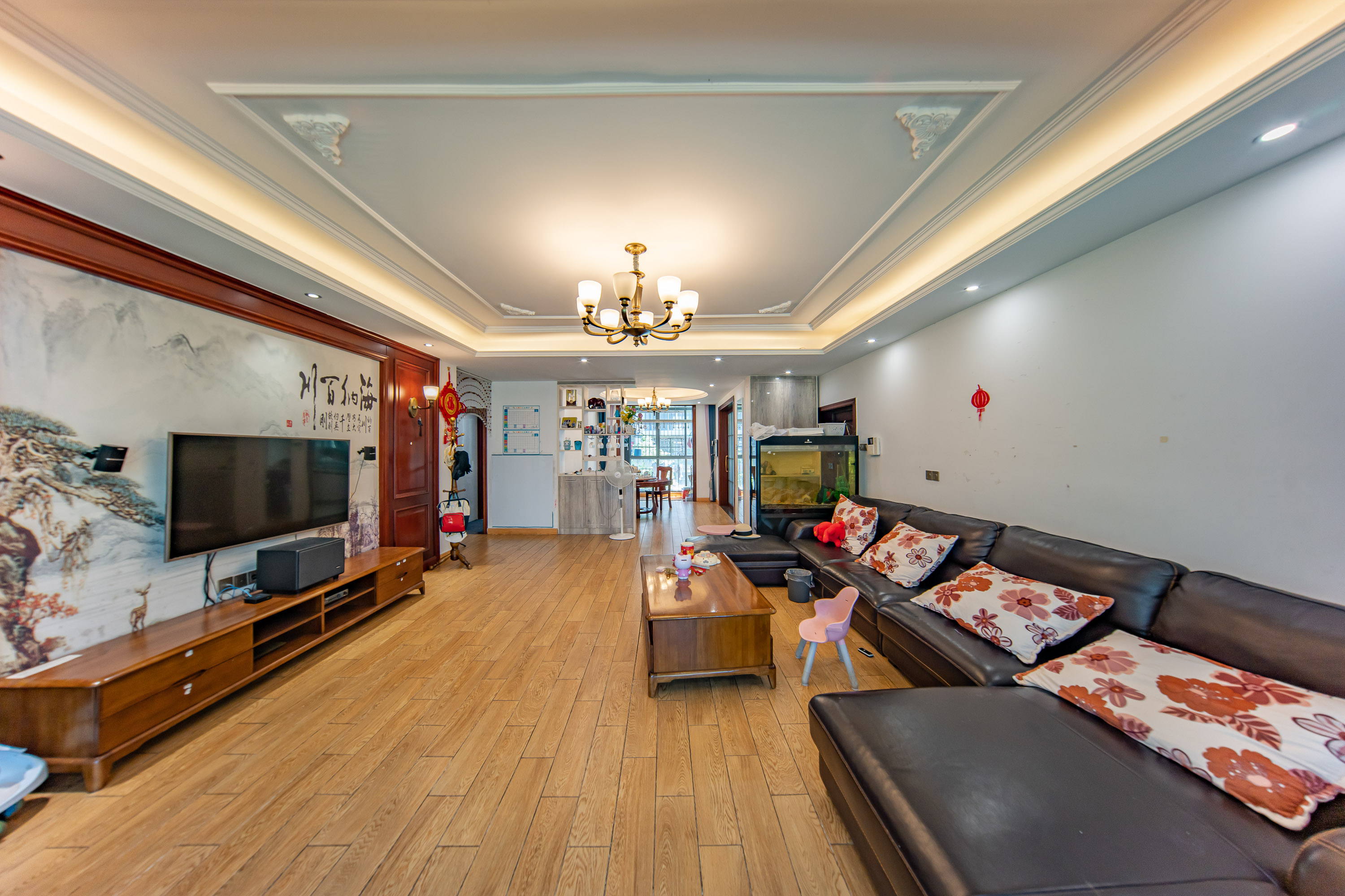 靳江明珠  4室2厅2卫    130.0万 靳江明珠  4室2厅2卫    130.0万客厅