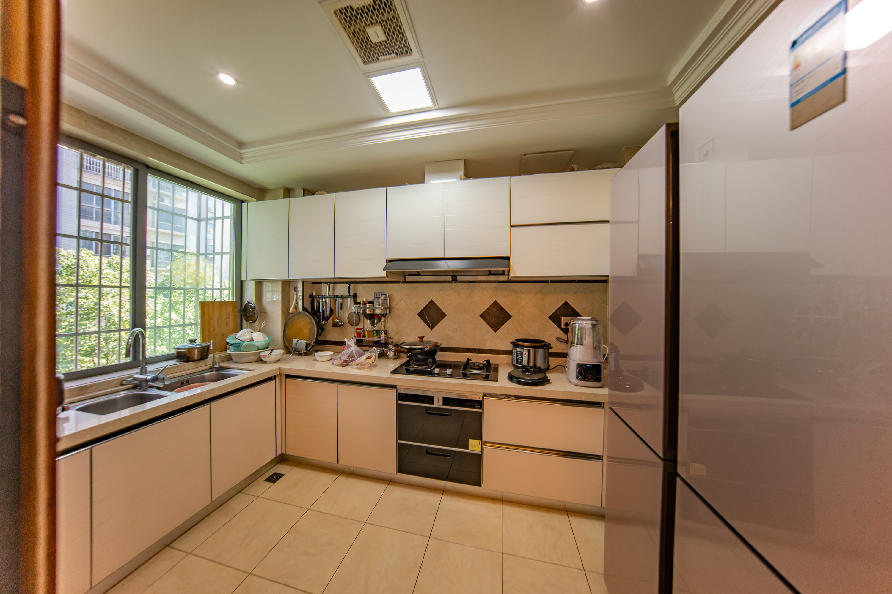 靳江明珠  4室2厅2卫    130.0万 靳江明珠  4室2厅2卫    130.0万厨房