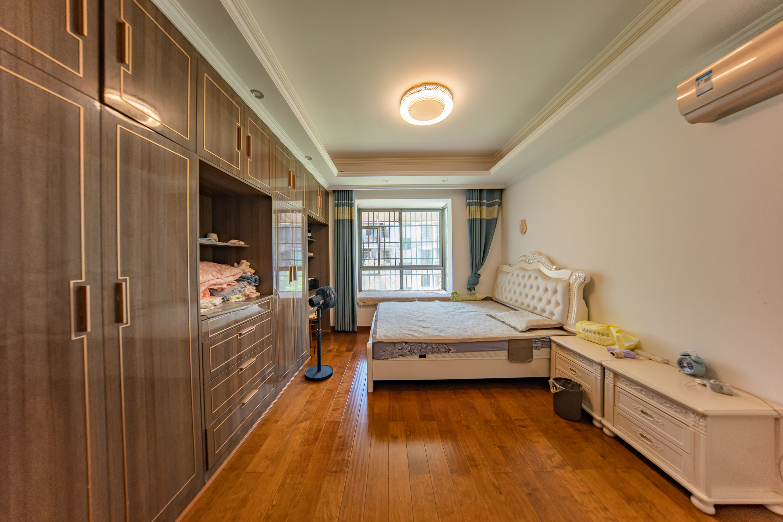 靳江明珠  4室2厅2卫    130.0万 靳江明珠  4室2厅2卫    130.0万卧室