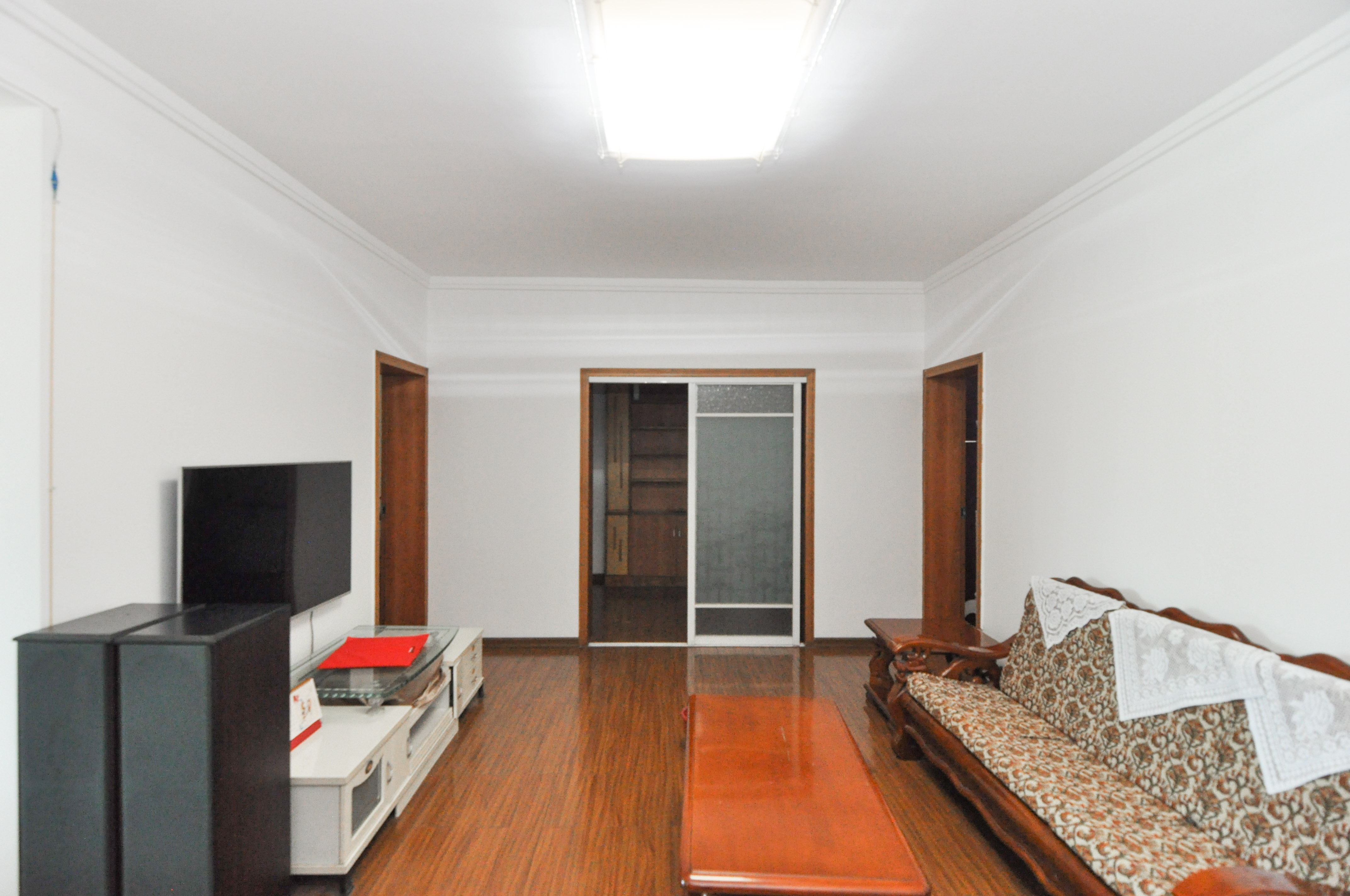 裕园大厦 3室2厅1卫 87.0万 裕园大厦 3室2厅1卫 87.0万客厅