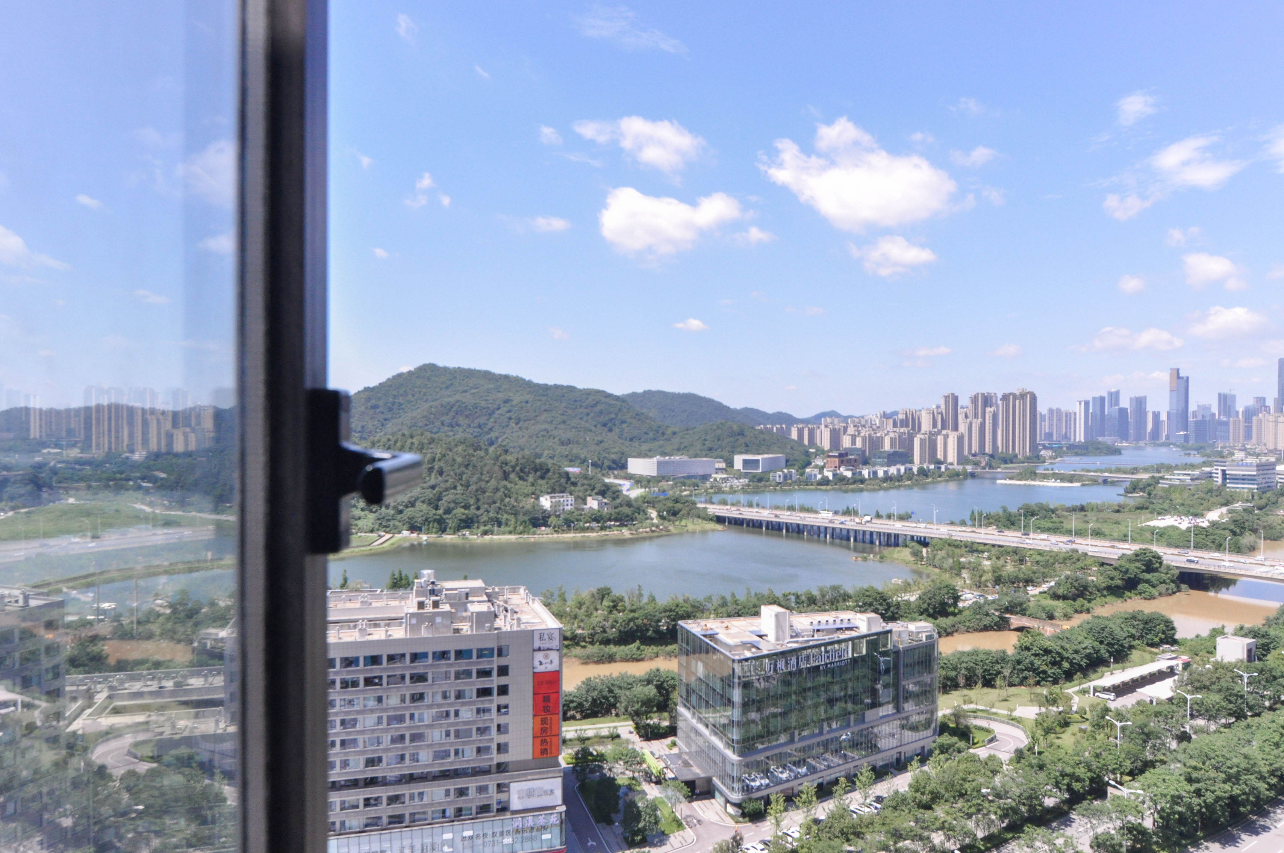 中一九骏（枫桥苑）  3室2厅1卫   90.80万卧室
