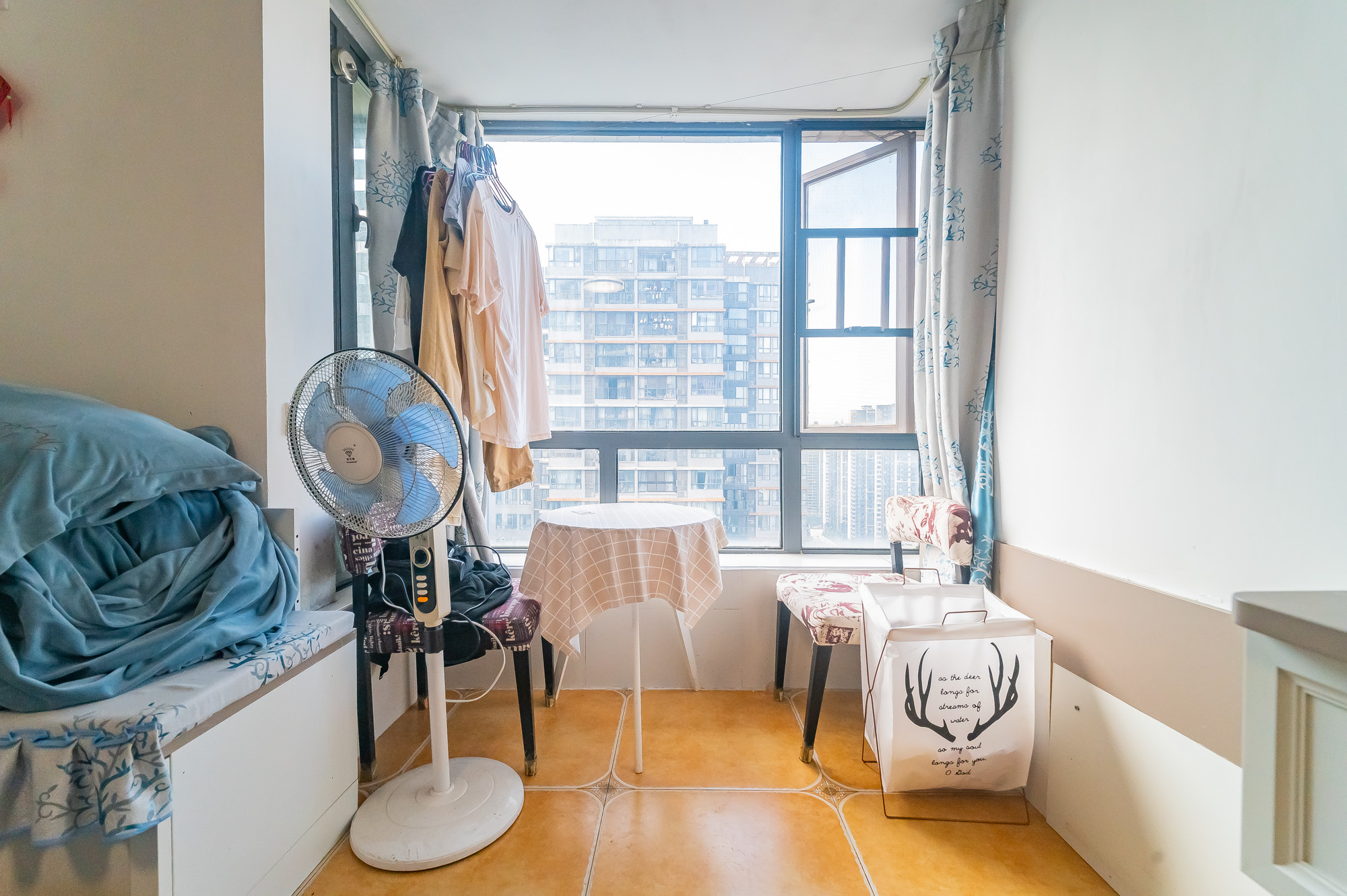 恒基凯旋门一二期  1室1厅1卫    33.3万 恒基凯旋门一二期  1室1厅1卫    33.3万阳台