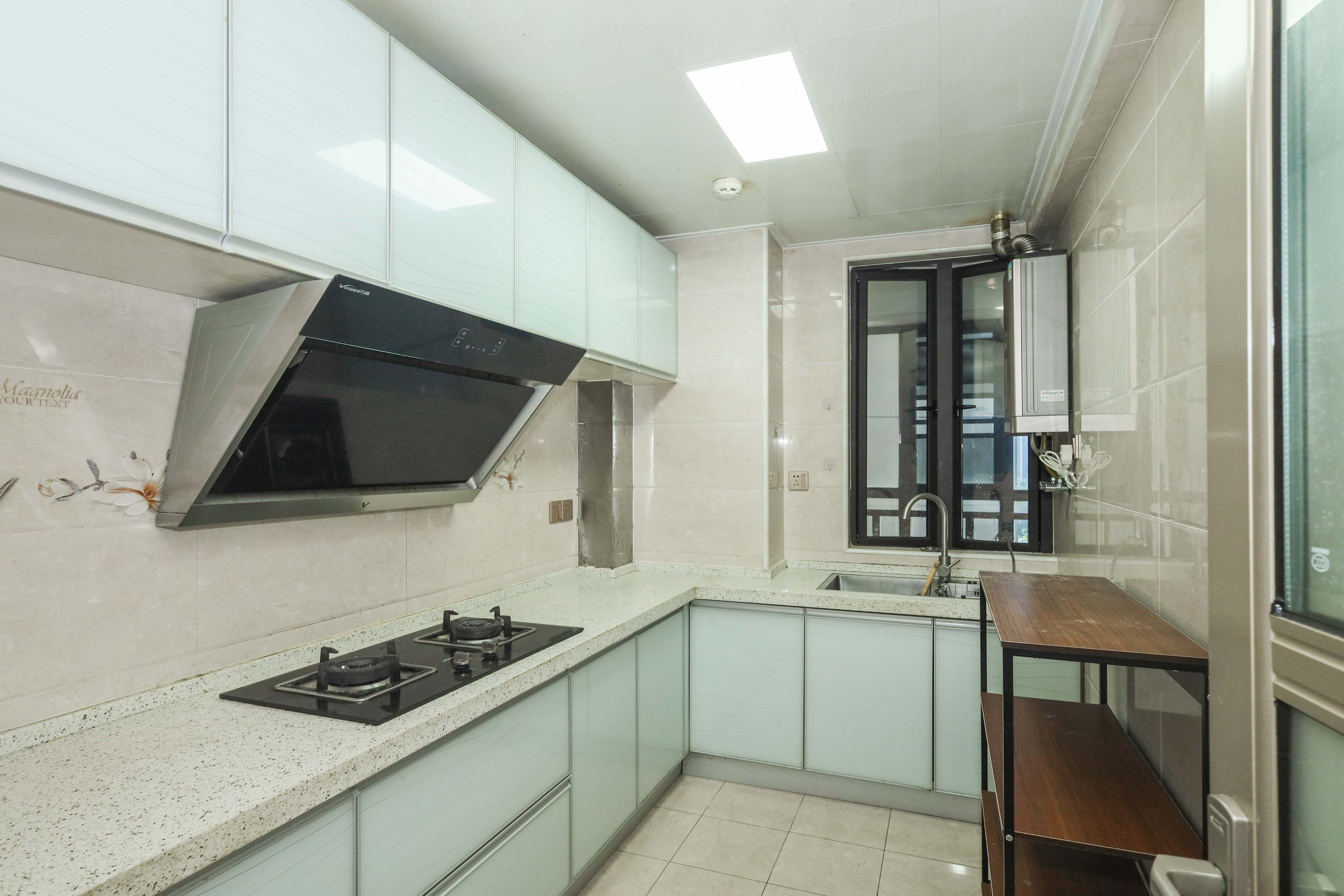 中国铁建梅溪青秀二期 4室2厅2卫 205.0万 中国铁建梅溪青秀二期 4室2厅2卫 205.0万厨房