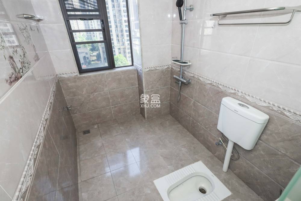中國(guó)鐵建梅溪青秀二期  4室2廳2衛(wèi)   205.00萬(wàn)