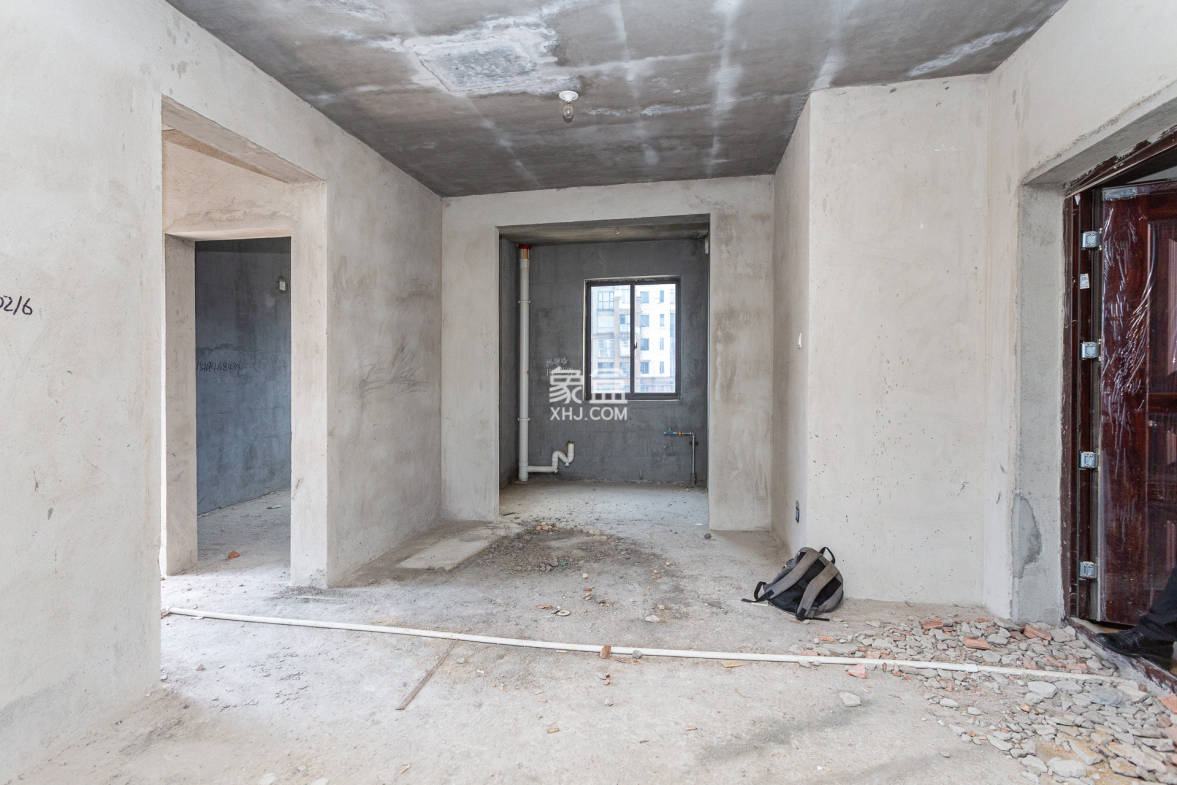 乾源国际 3室2厅2卫 59.0万 乾源国际 3室2厅2卫 59.0万客厅