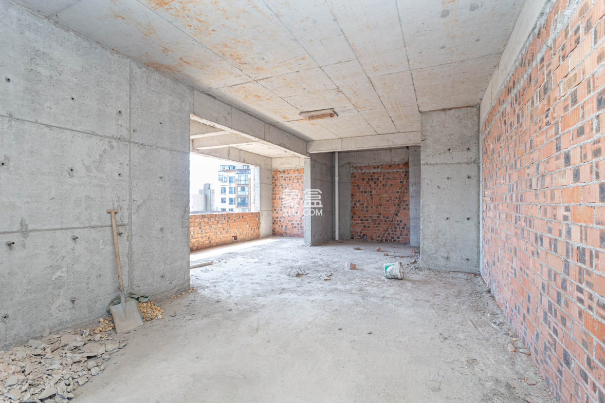 乾源国际 3室2厅2卫 59.0万 乾源国际 3室2厅2卫 59.0万卧室