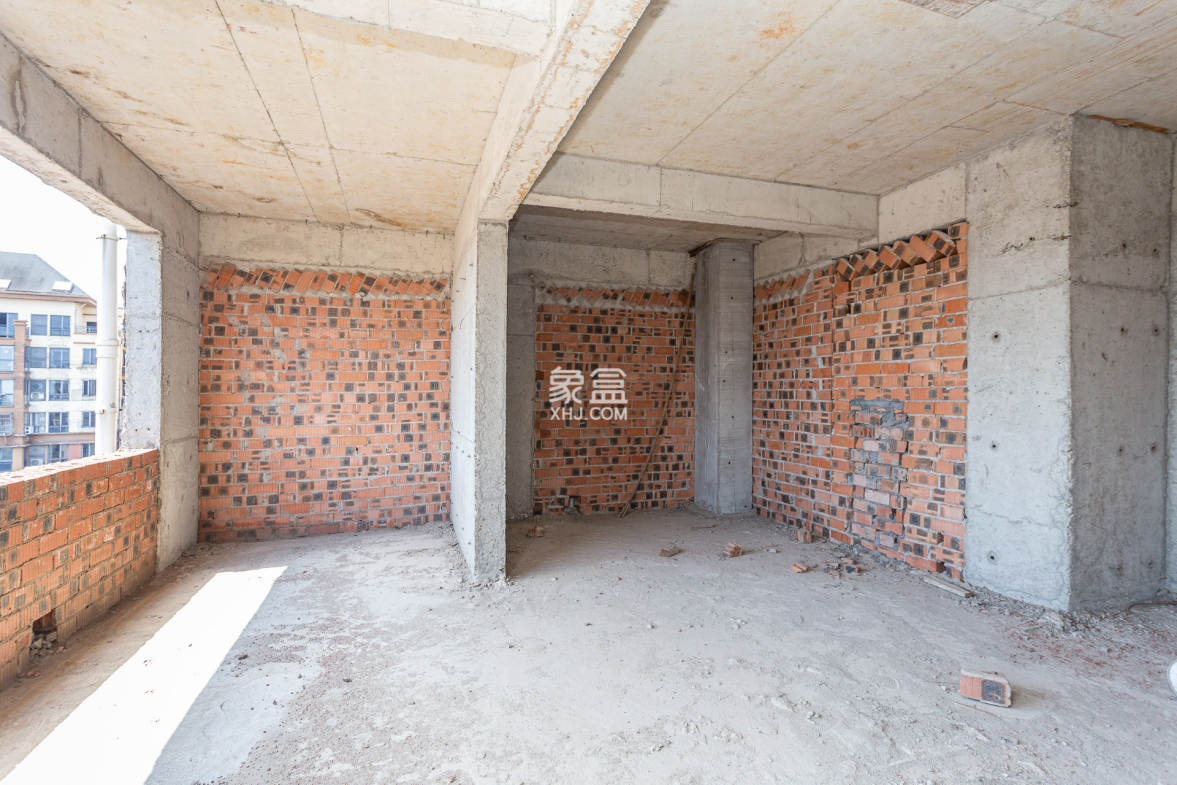 乾源国际 3室2厅2卫 59.0万 乾源国际 3室2厅2卫 59.0万卧室