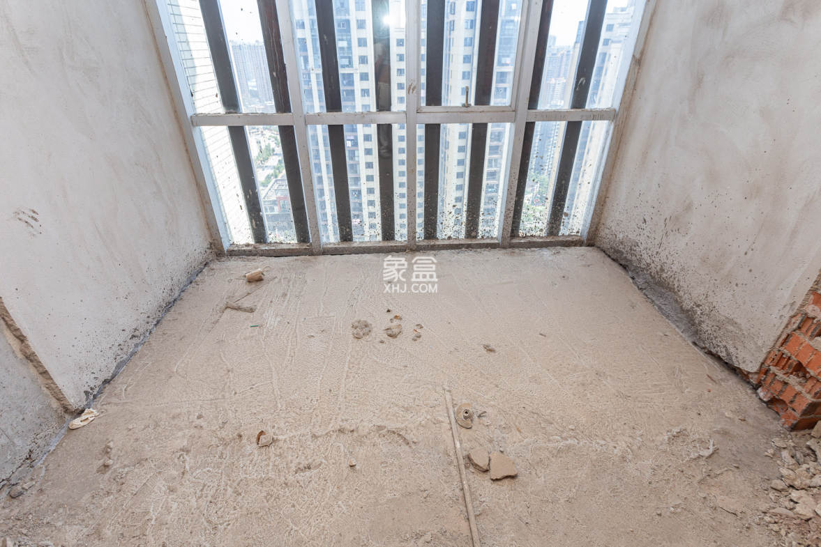 乾源国际 3室2厅2卫 59.0万 乾源国际 3室2厅2卫 59.0万阳台