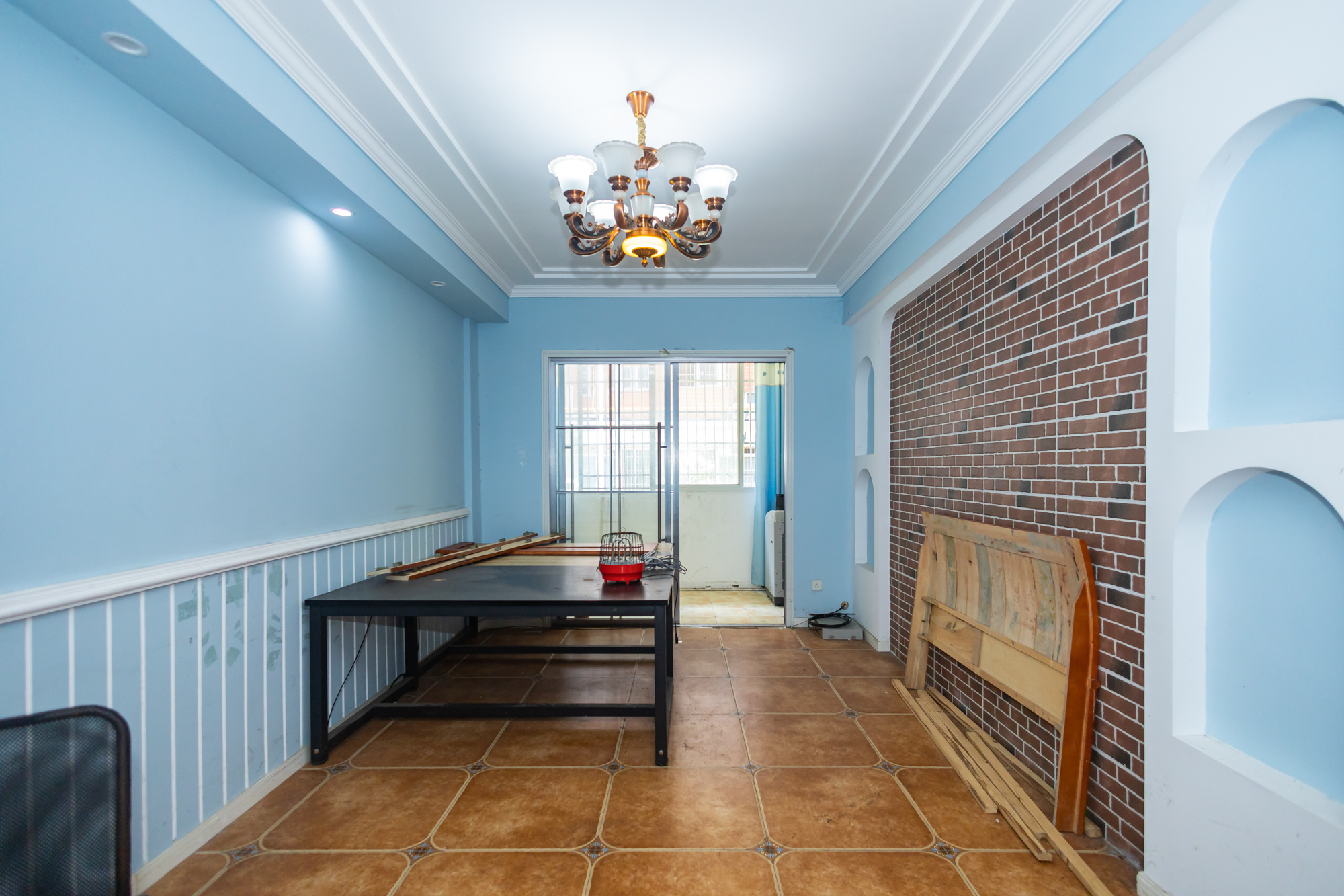 湘绣城  5室2厅1卫    88.0万客厅