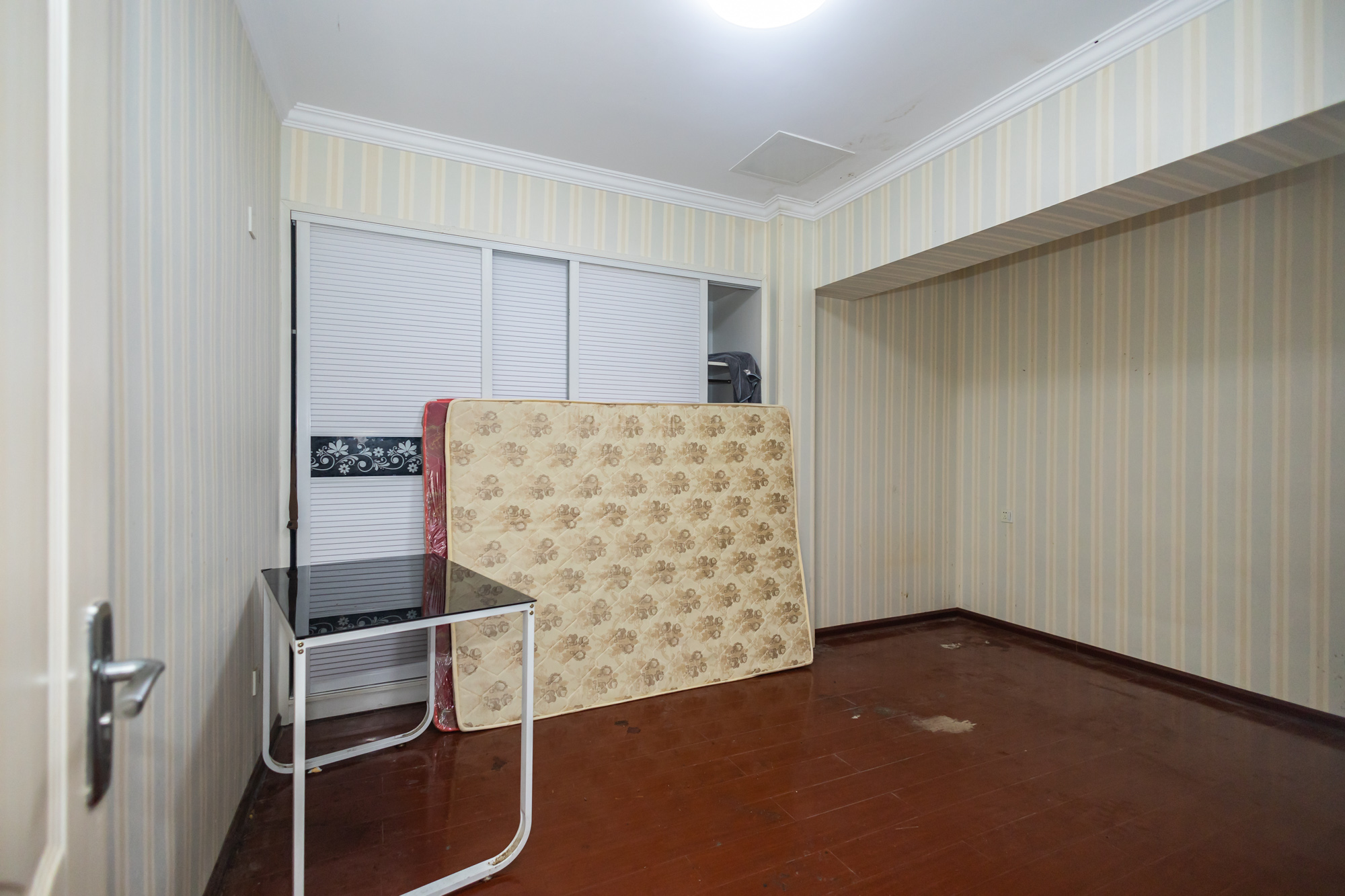 湘绣城  5室2厅1卫    88.0万卧室